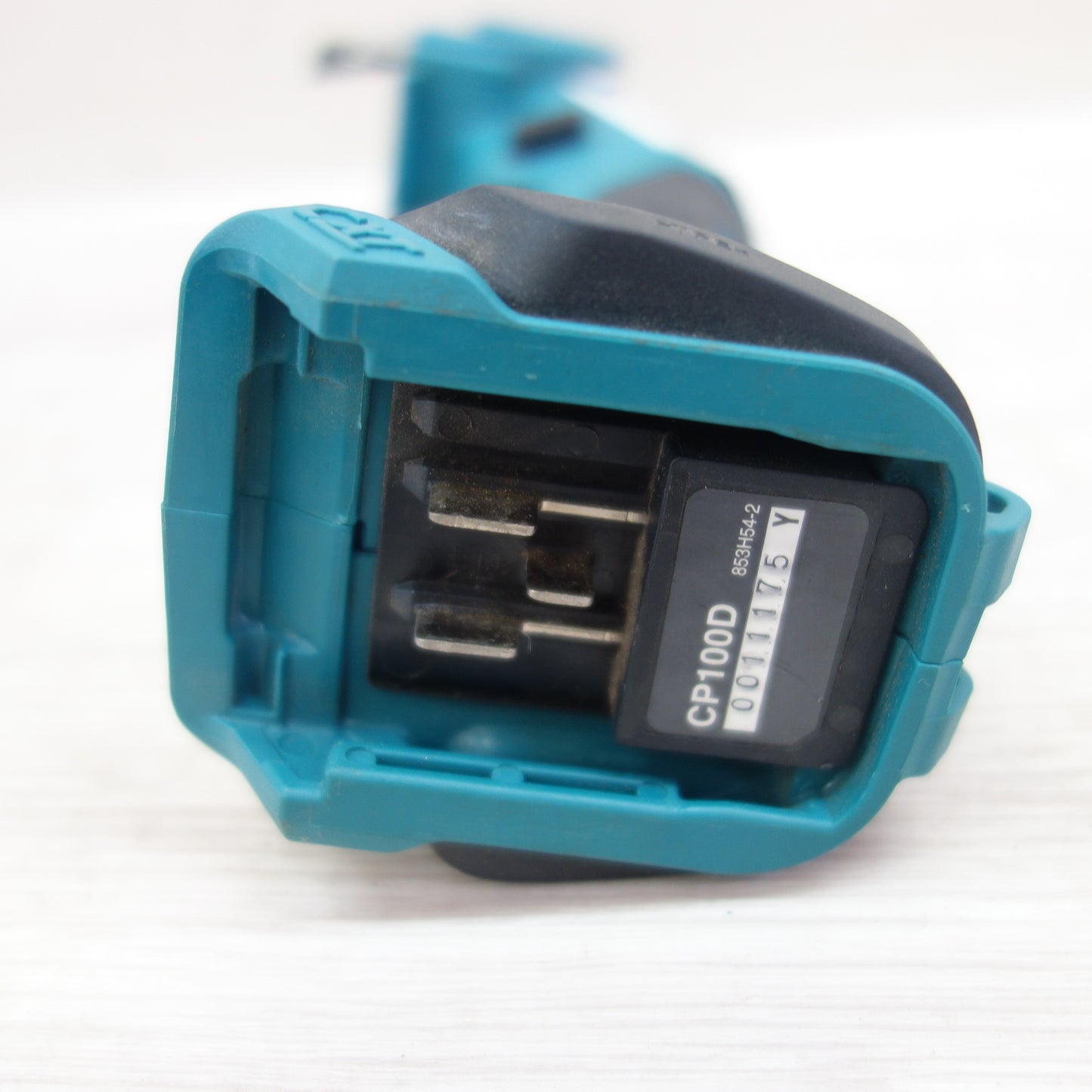 [送料無料] キレイ☆マキタ 充電式 マルチ カッター CP100D 電動 工具 切断機 makita☆