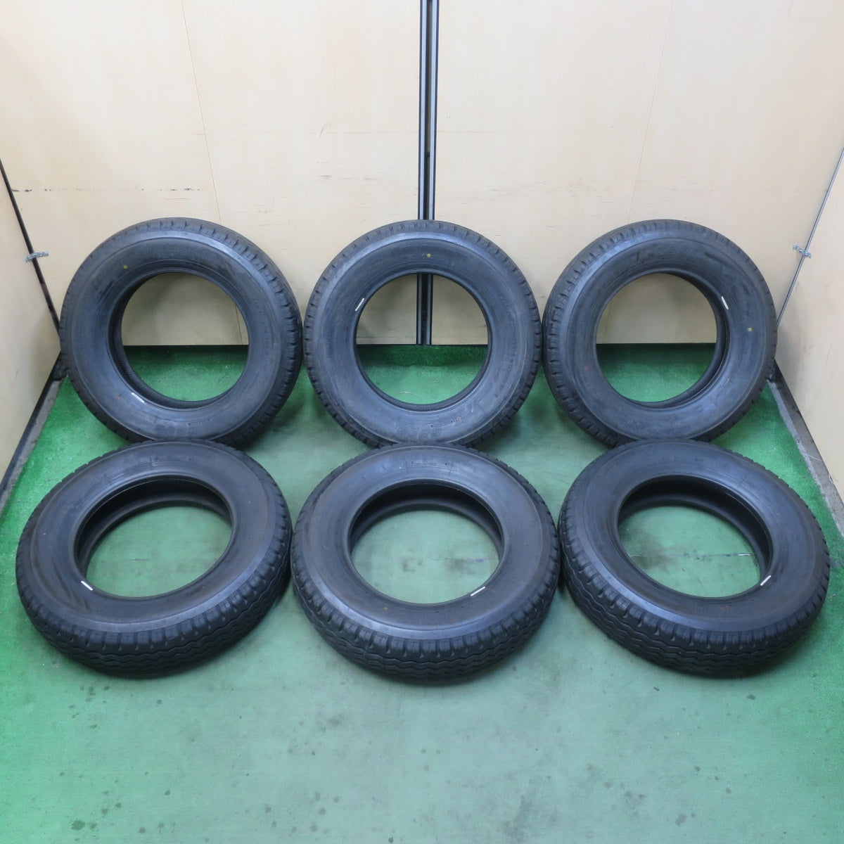 ほぼ未使用！23年！6本★トラック タイヤ 205/75R16 113/111L ブリヂストン G590 16インチ★6021710イノタ