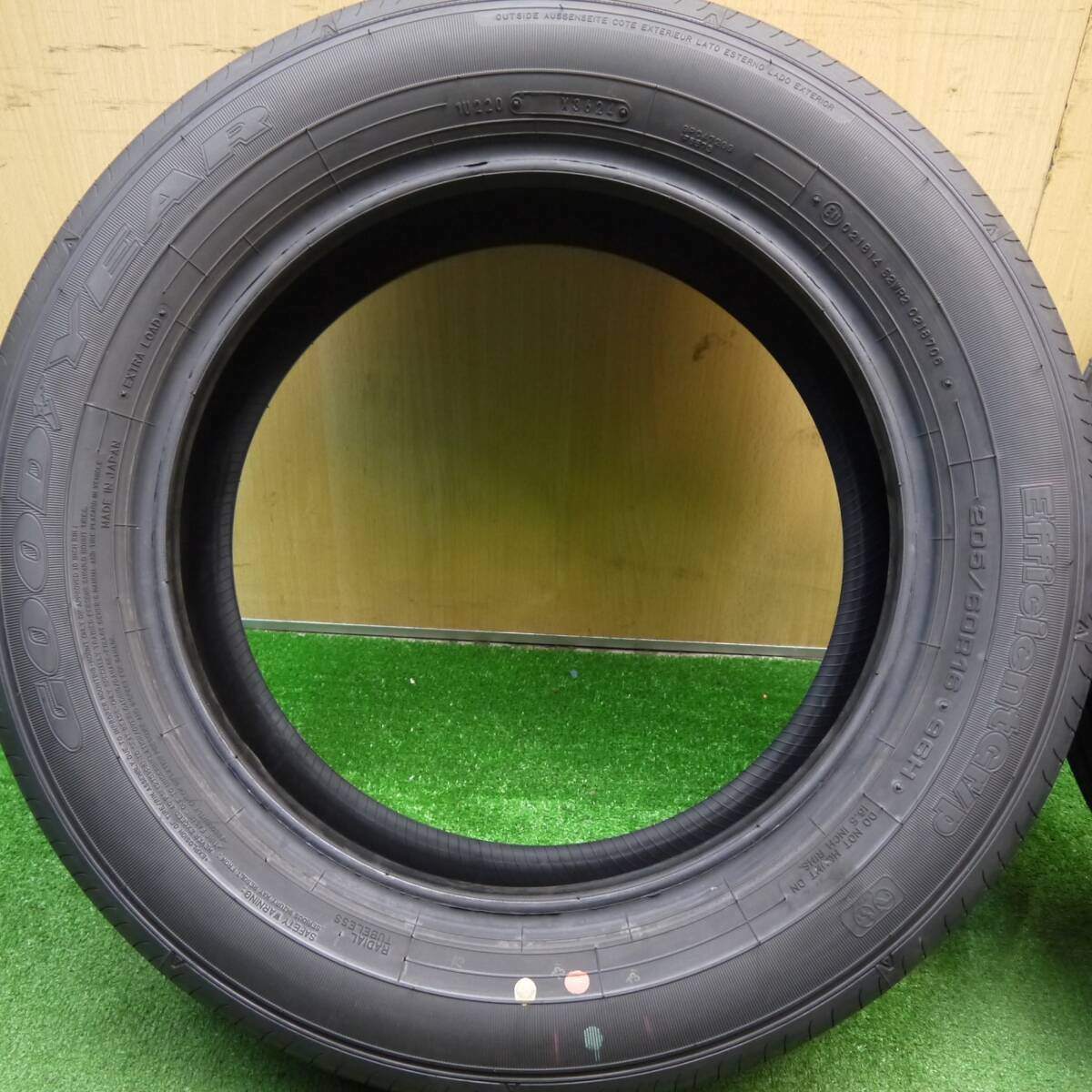 新車外し 24年★205/60R16 グッドイヤー EfficientGrip エフィシエントグリップ 16インチ ノア ヴォクシー等★5031707Hノタ