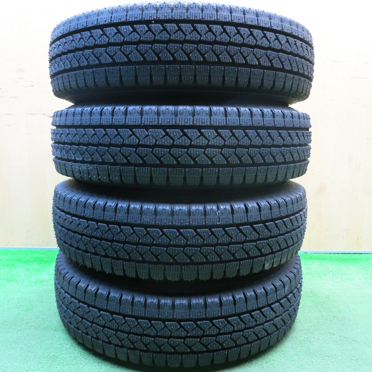 ほぼ未使用！23年★スタッドレス 165/80R14 97/95N ブリヂストン ブリザック VL1 LAMBDA LA STRADA 阿部商会 ラ ストラーダ ラムダ 14インチ PCD114.3/4H★6011703HAス