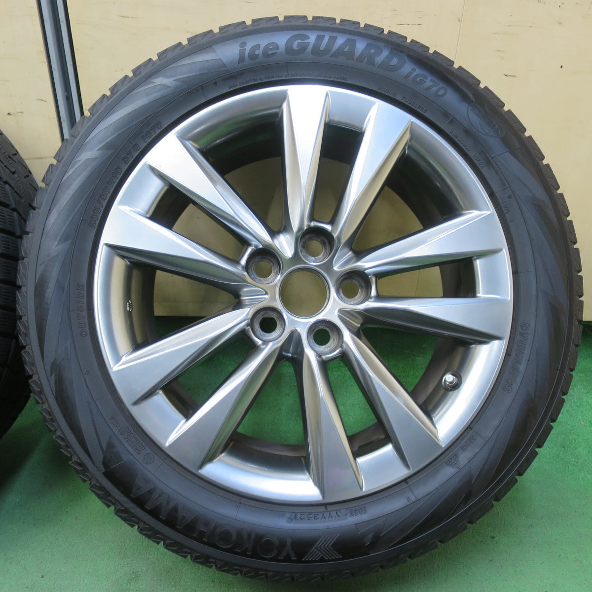 センサー付！バリ溝！21年！キレイ！9.5分★レクサス LS 純正 235/50R18 スタッドレス ヨコハマ アイスガード iG70 18インチ PCD120/5H★5093004イス