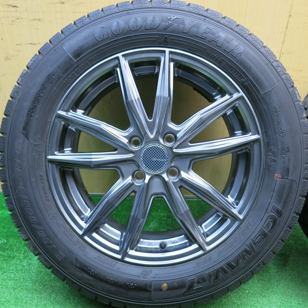 バリ溝！21年！9.5分以上★スタッドレス 195/65R16 グッドイヤー アイスナビ7 Rversion Brocer Rバージョン ブロッカー 16インチ PCD100/4H★5122102HAス