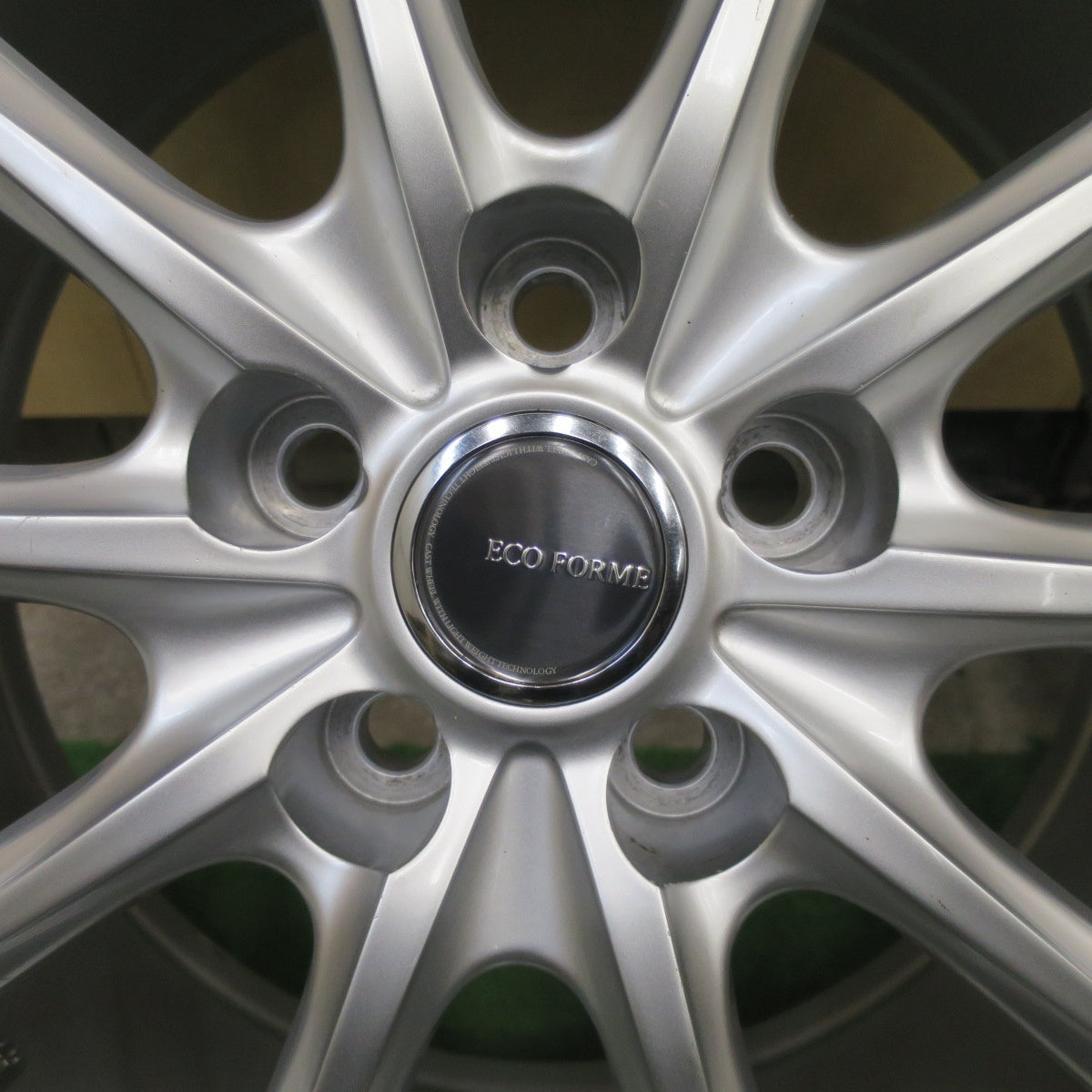 バリ溝！キレイ！9.5分★スタッドレス 225/60R17 ブリヂストン ブリザック VRX2 ECO FORME エコフォルム 17インチ PCD114.3/5H★6022108TTス