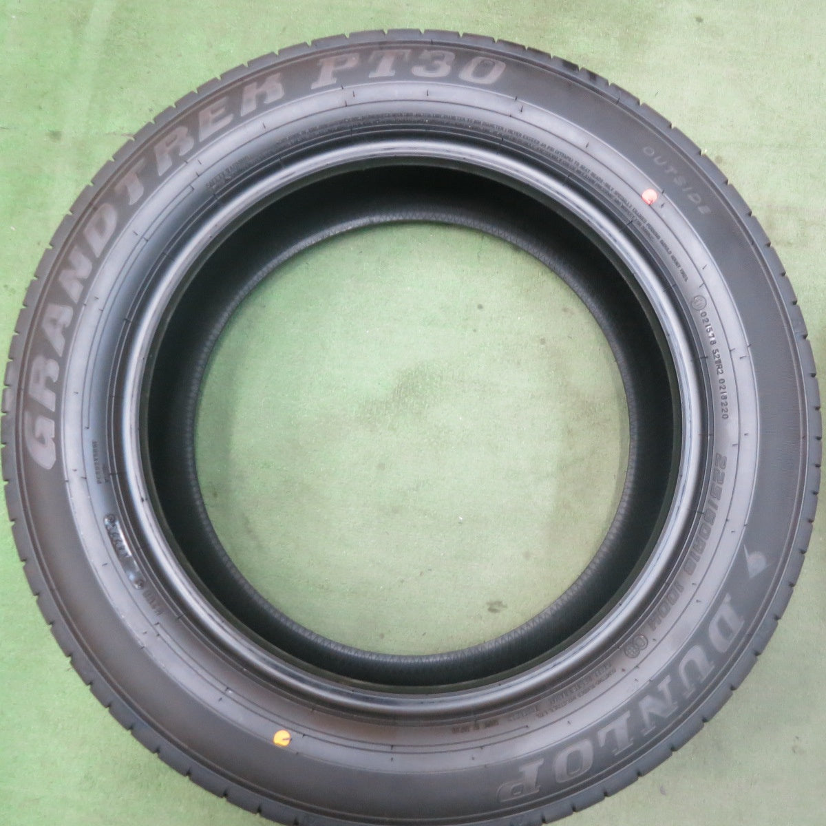 新車外し！25年★225/60R18 ダンロップ グラントレック PT30 タイヤ 18インチ RAV4 ハリアー 等★5120106SKノタ