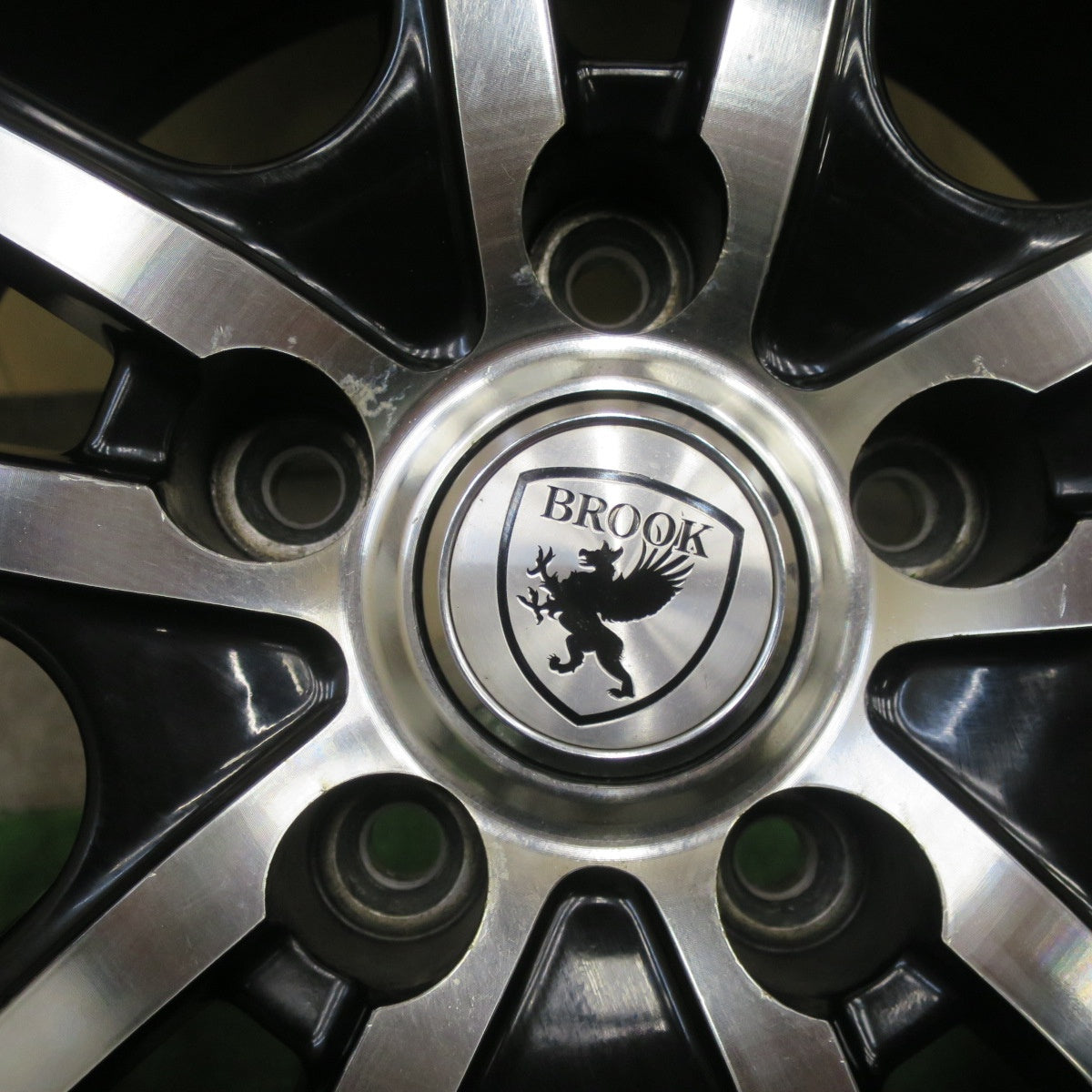 バリ溝！9.5分★スタッドレス 205/60R16 アイスフロンテージ トーヨー製 BROOK ブルック 16インチ PCD114.3/5H★5112209TTス