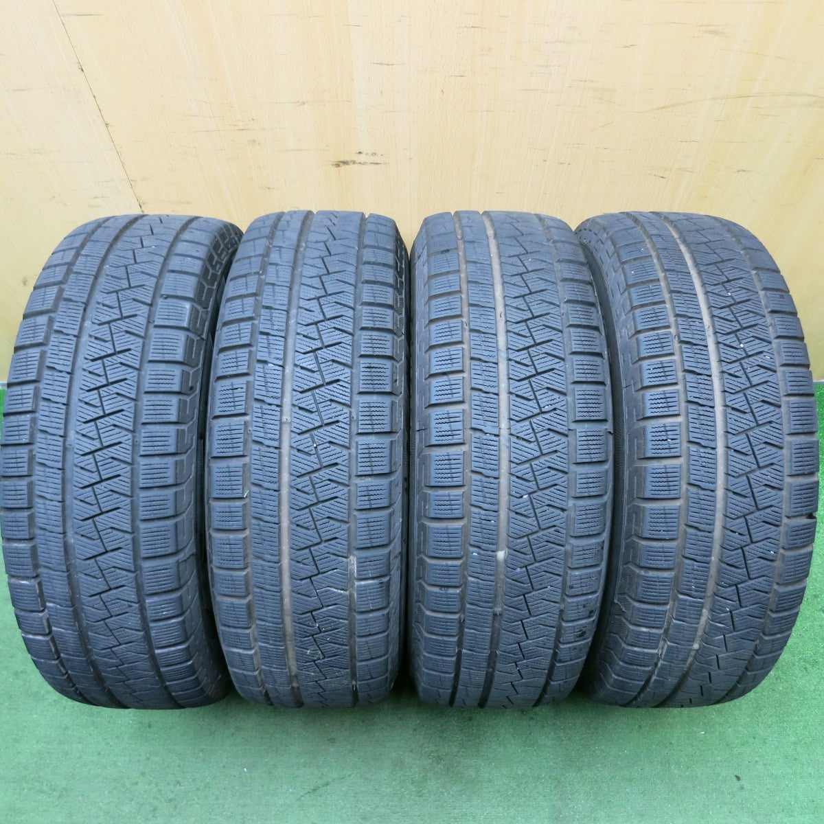 バリ溝！キレイ！8.5分★スタッドレス 195/65R15 ピレリ アイスアシンメトリコ プラス BALMINUM バルミナ 15インチ PCD114.3/5H★5081412HAス
