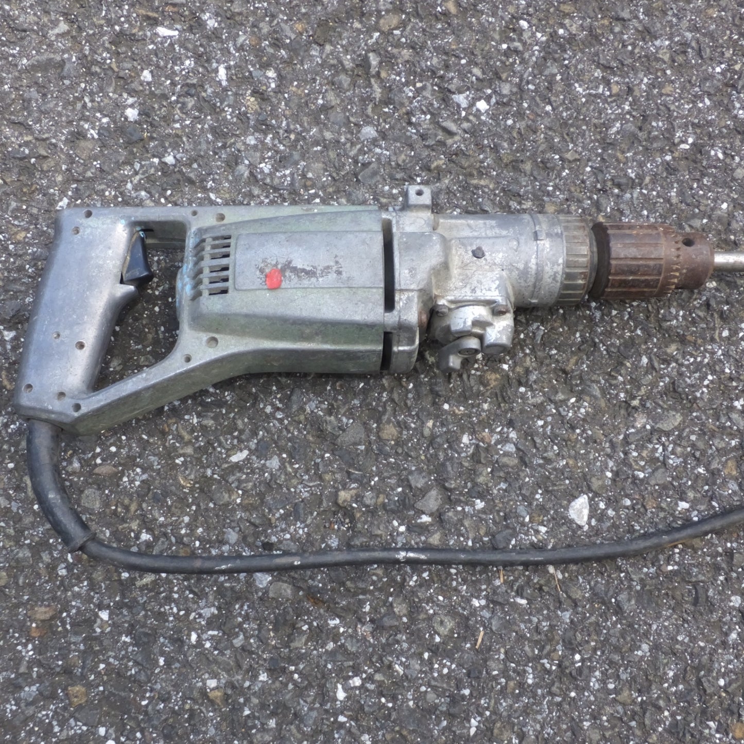 [送料無料] ★日立 HITACHI 19mm 振動ドリル V-19　100V 50/60Hz 570W 6A 1100rpm★
