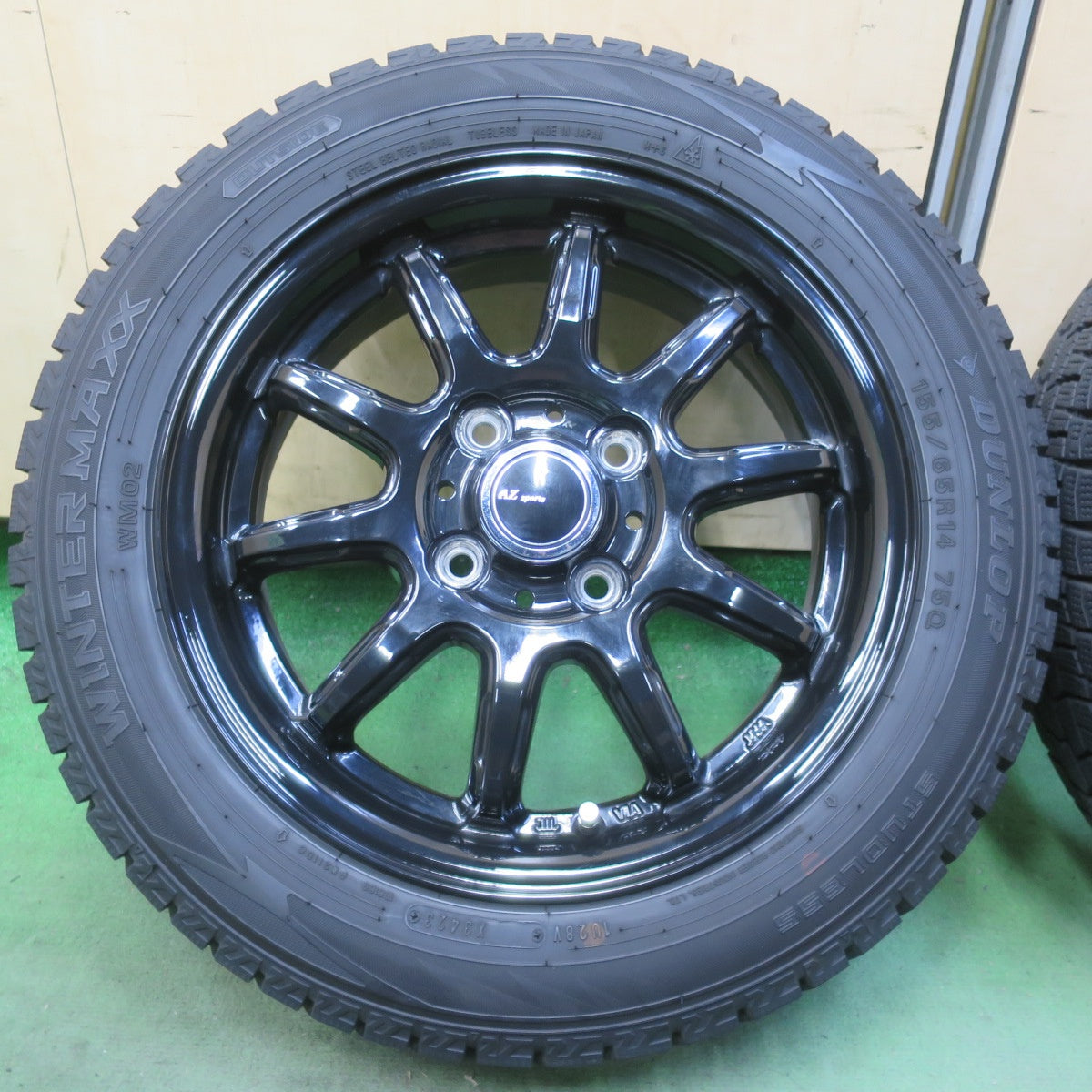 バリ溝！23年！キレイ！9.5分◎スタッドレス 155/65R14 ダンロップ ウインターマックス WM02 AZ Sports AZスポーツ 14インチ PCD100/4H◎6092915イス