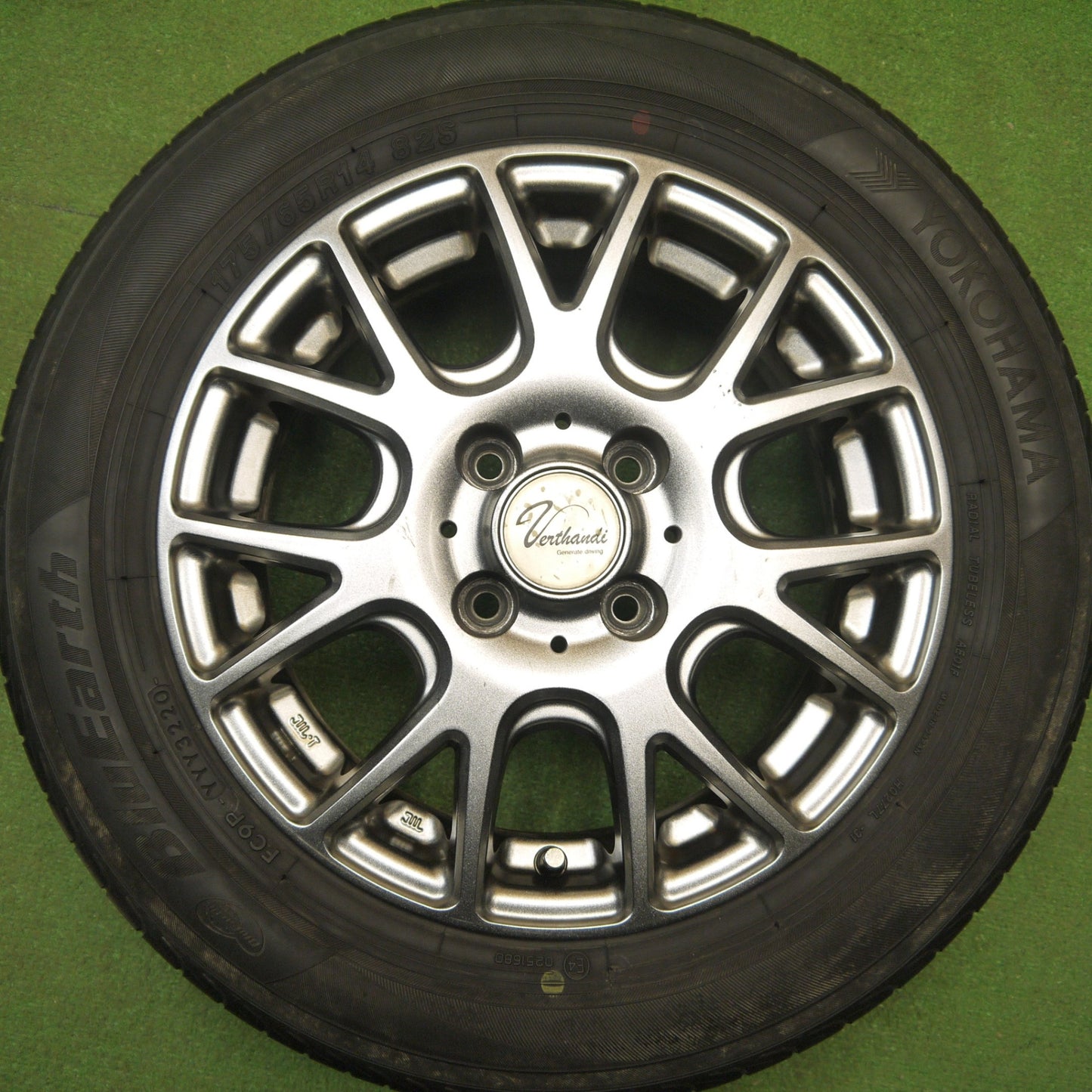 4本価格★175/65R14 ヨコハマ ブルーアース AE01F Verthandi ヴェルザンディ ヴェルサンディ 14インチ PCD100/4H★5121601Hノ