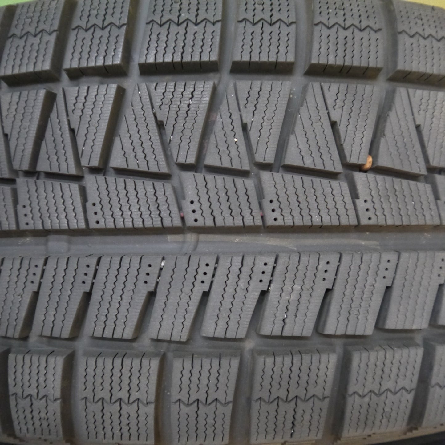 バリ溝！23年！キレイ！ほぼ10分★スタッドレス 215/50R17 ブリヂストン アイスパートナー2 ECO FORME エコフォルム 17インチ PCD114.3/5H★5050903Hス