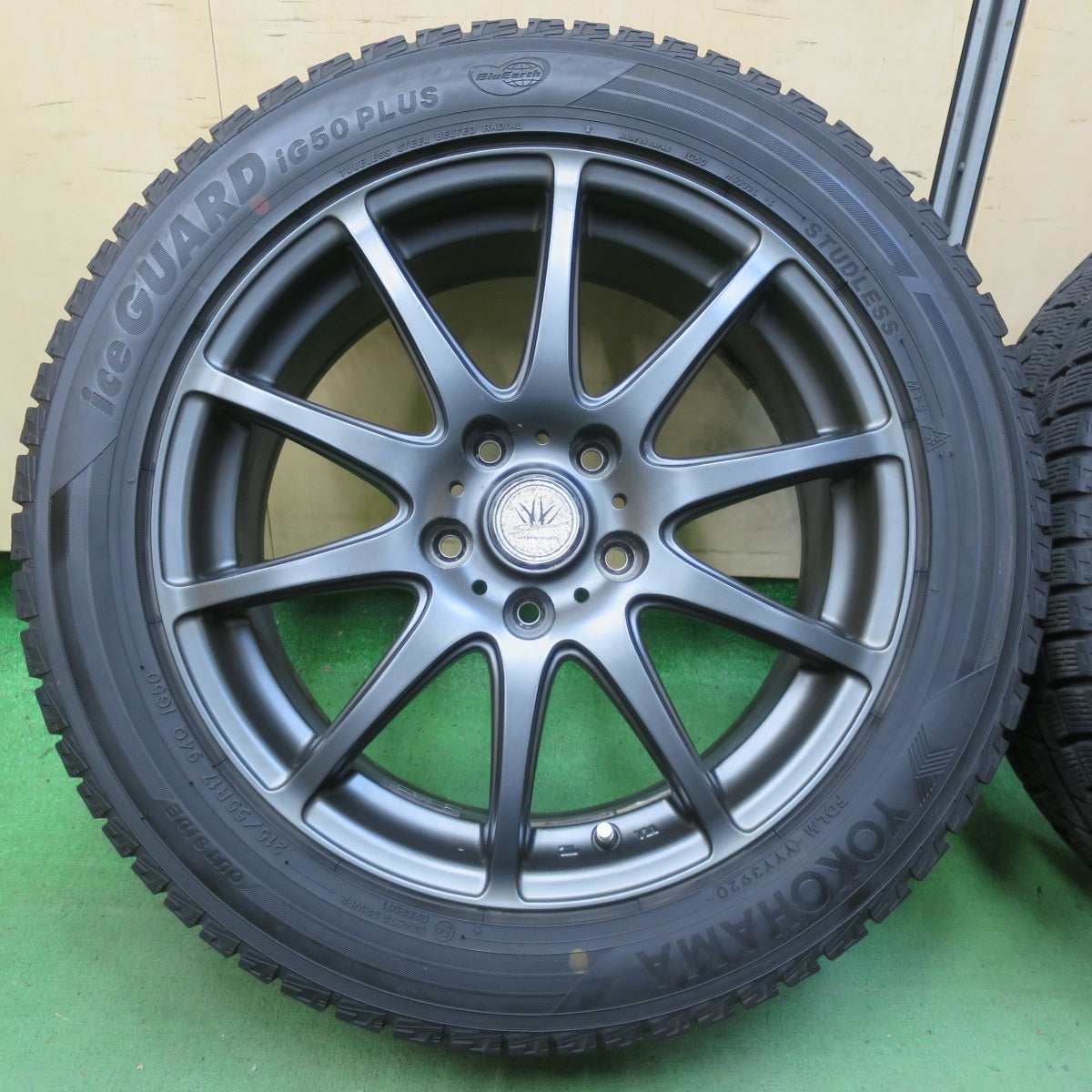 バリ溝！9.5分★LOXARNY SPORT 215/55R17 スタッドレス ヨコハマ アイスガード iG50 プラス 17インチ ロクサーニ スポーツ PCD114.3/5H★5051902イス