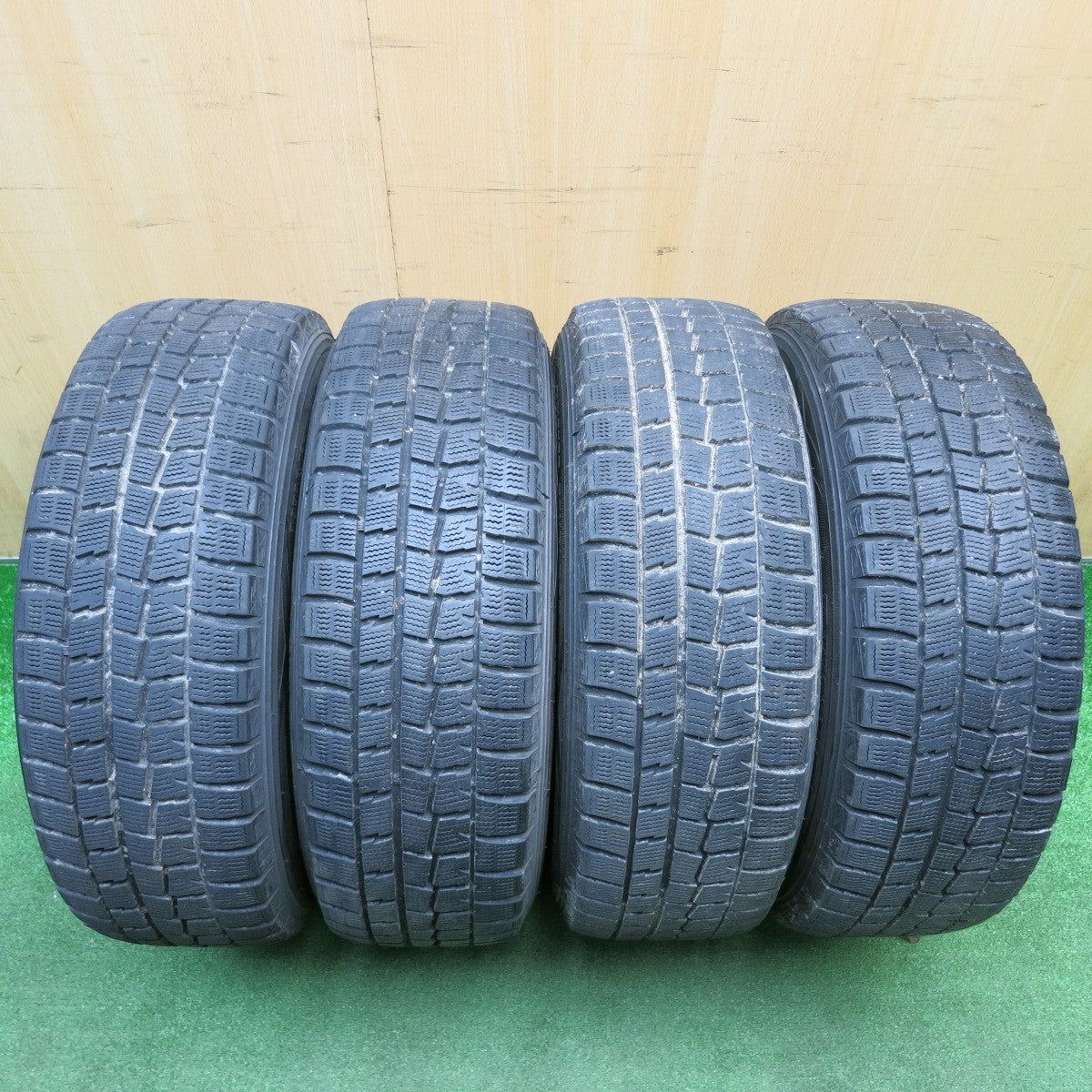 バリ溝！キレイ！8.5分★スタッドレス 195/65R15 ダンロップ ウインターマックス WM01 SCHNEIDER シュナイダー 15インチ PCD114.3/5H★5121813HAス