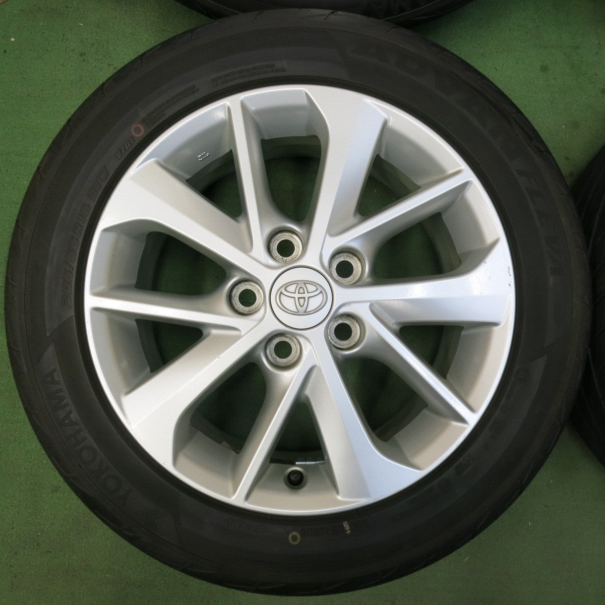 バリ溝！23年！キレイ！9分★トヨタ オーリス 純正 205/55R16 ヨコハマ アドバン FLEVA 16インチ PCD114.3/5H★5062612SYノ