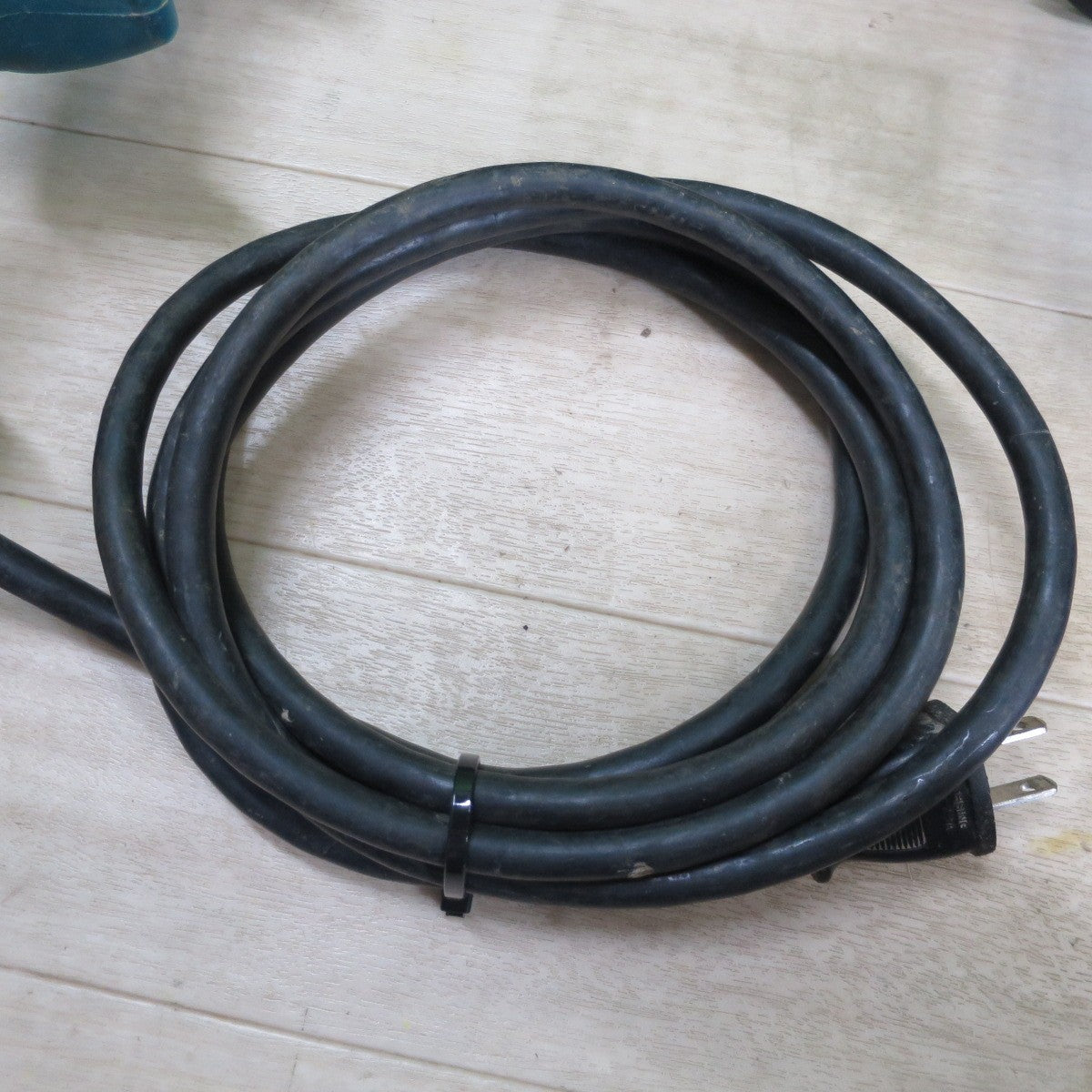 ☆マキタ 20mm 2スピード 震動 ドリル HP2032 電動 工具 振動 ドリル コード式 100V makita☆
