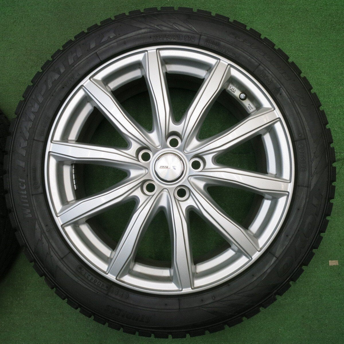 バリ溝！キレイ！9.5分★スタッドレス 235/50R18 トーヨー ウインター トランパス TX JOKER ジョーカー 18インチ PCD114.3/5H★5032103NJス