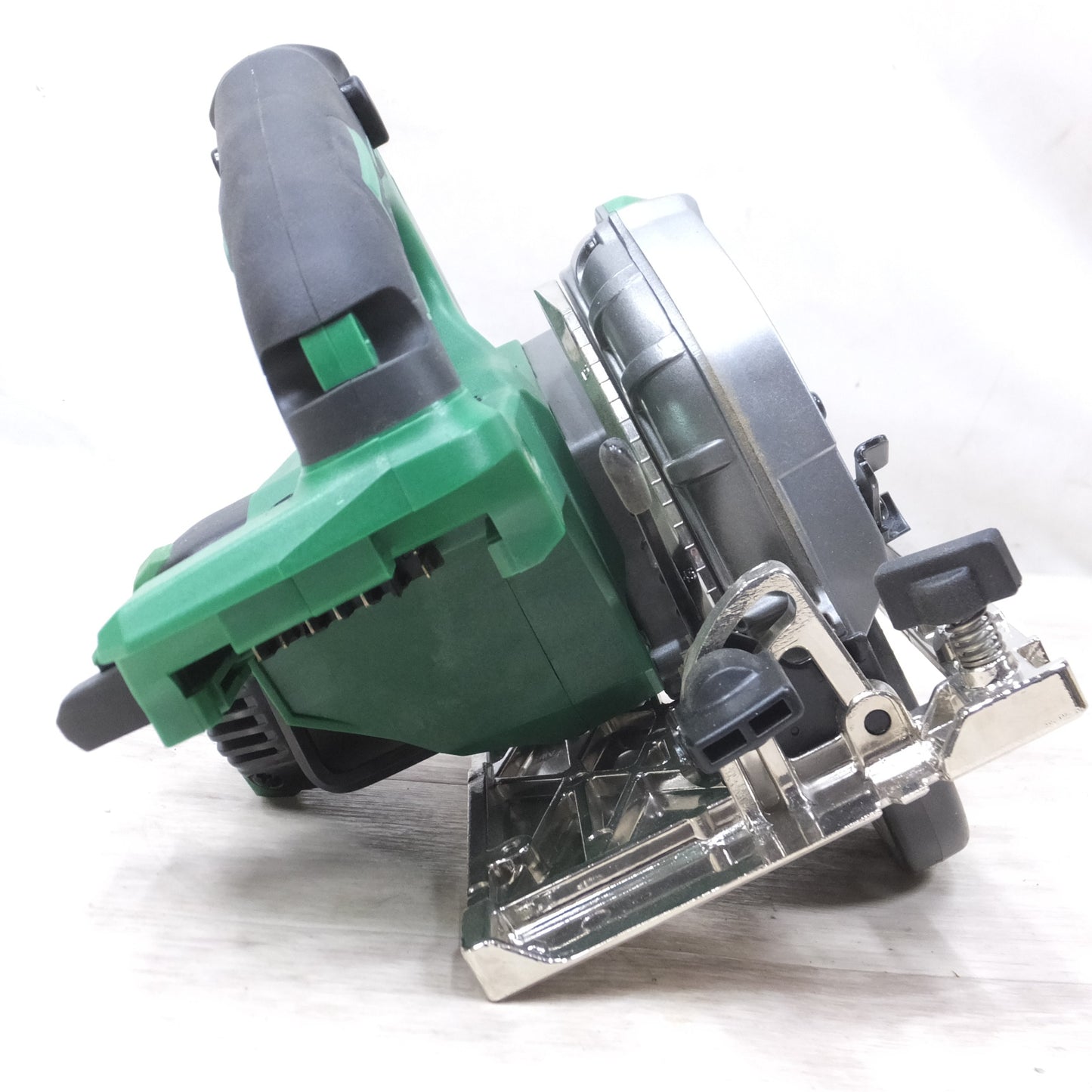 [送料無料] キレイ◆HIKOKI 147mm コードレス 丸のこ C3605DC 本体のみ ケース付き 木工用 マルノコ 丸ノコ 切断機 電動 工具◆