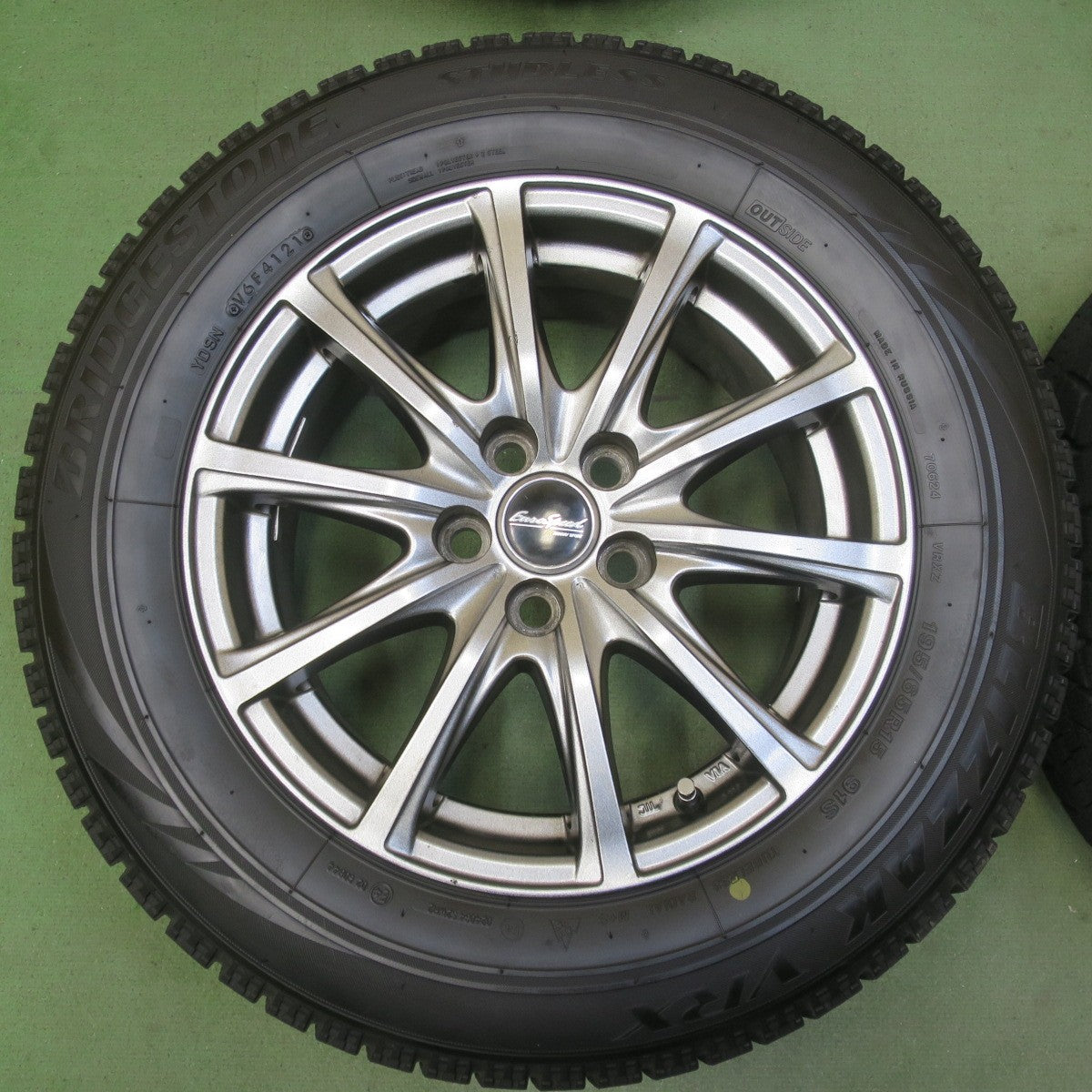 バリ溝！キレイ！9分◎プリウス 等 195/65R15 スタッドレス ブリヂストン ブリザック VRX EuroSpeed MANARAY SPORT ユーロスピード 15インチ PCD100/5H◎6102008イス