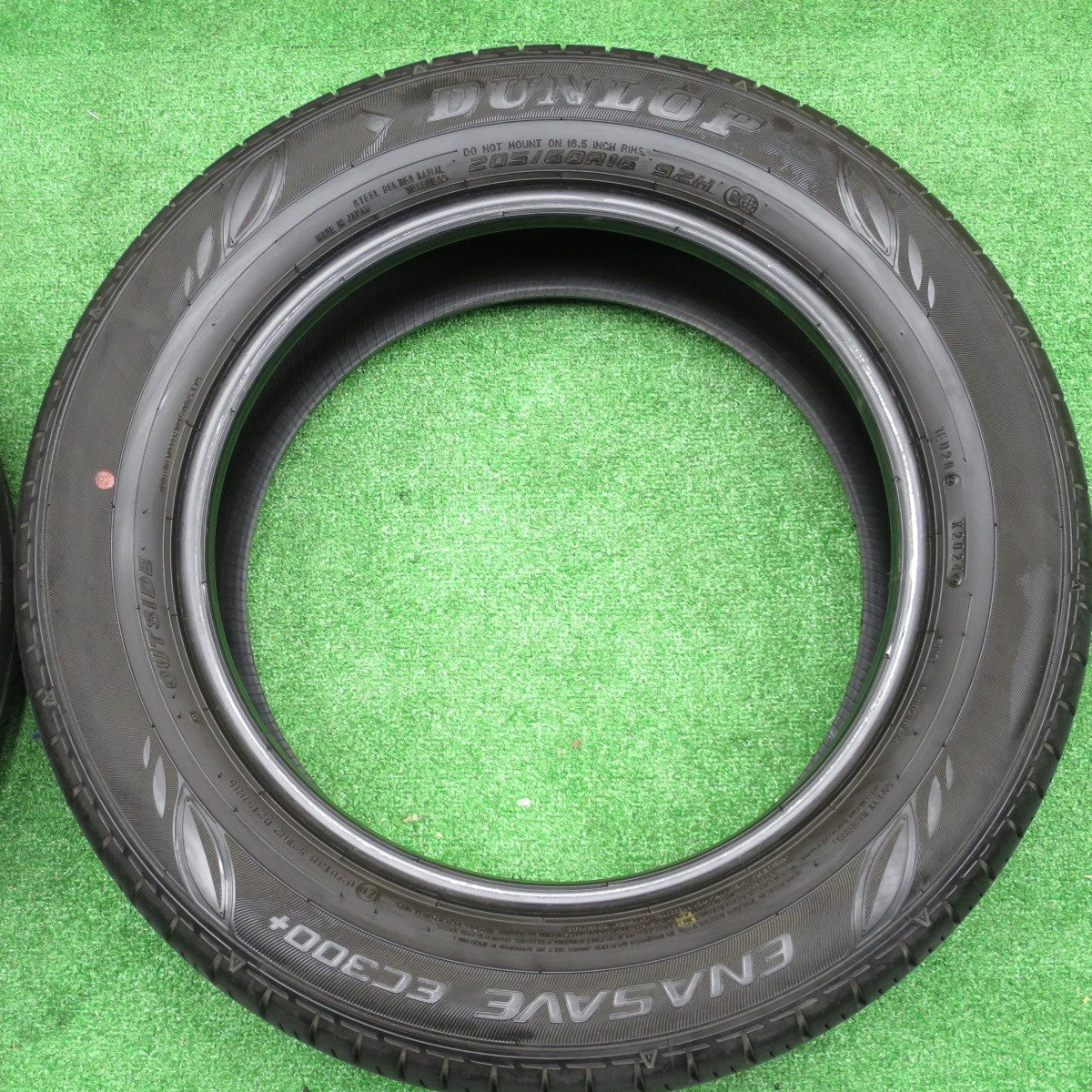 バリ溝！24年！9.5分★205/60R16 ダンロップ エナセーブ EC300+ タイヤ 16インチ ノア ヴォクシー ステップワゴン 等★5121102NKノタ