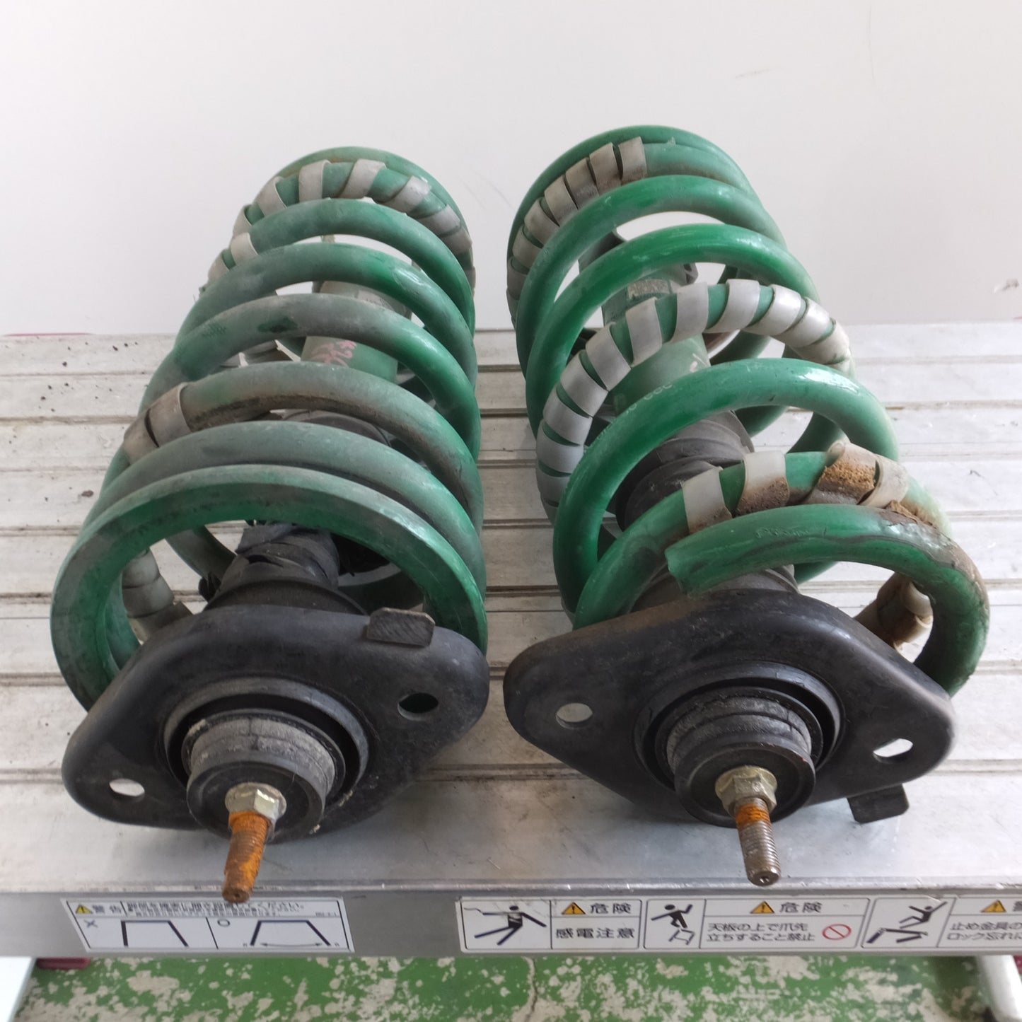 [送料無料] ◆TEIN エルグランド E51 車高調 サスペンション DUP13-12531 DUP12-12746 E51-R E51-FL E51-FR テイン 現状品◆