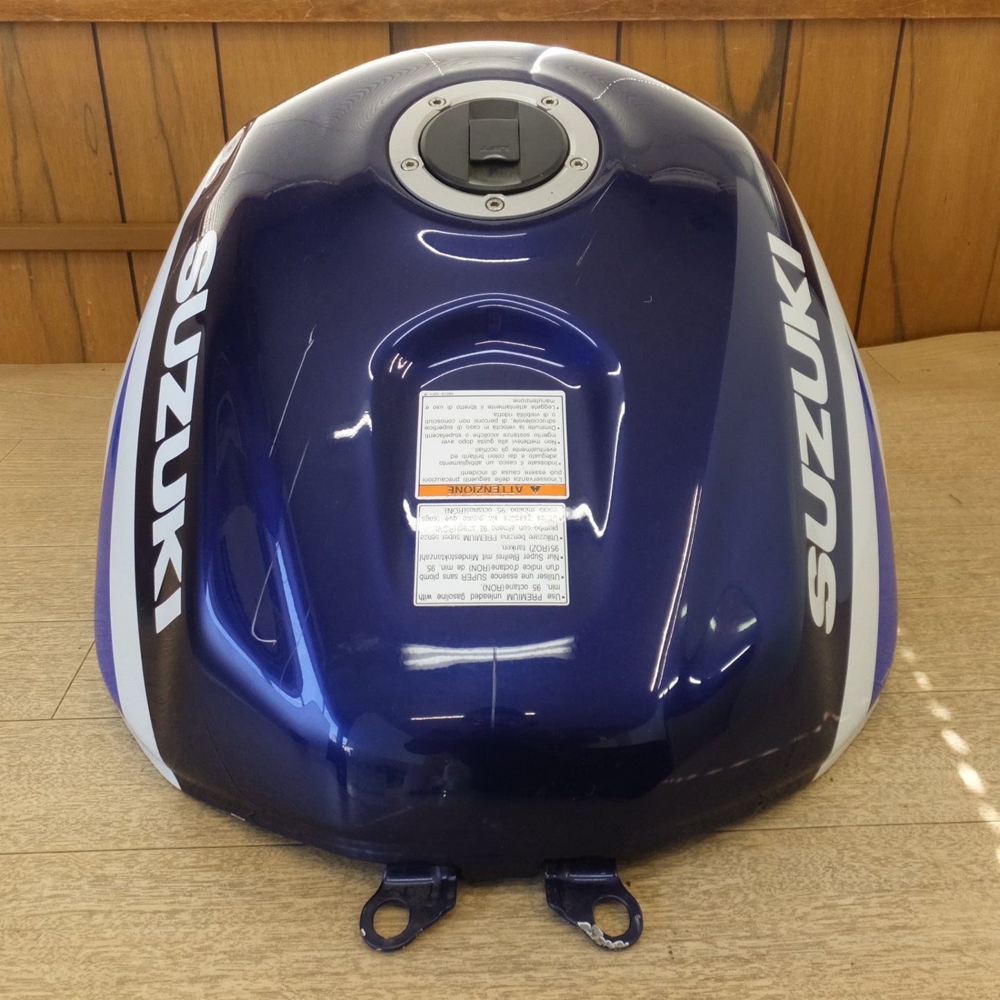 [送料無料] 岐阜発★スズキ SUZUKI GSX-R ガソリンタンク 2-062 2003 XB751 LR5 18G10★