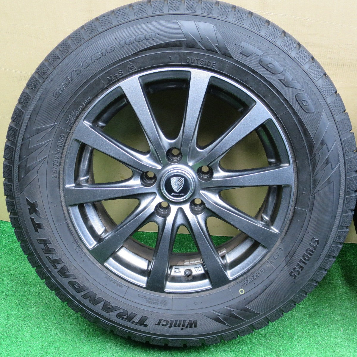 バリ溝！23年！キレイ！9.5分★スタッドレス 215/70R16 トーヨー ウインター トランパス TX MANARAY SPORT マナレイ スポーツ 16インチ PCD114.3/5H★5121003NKス