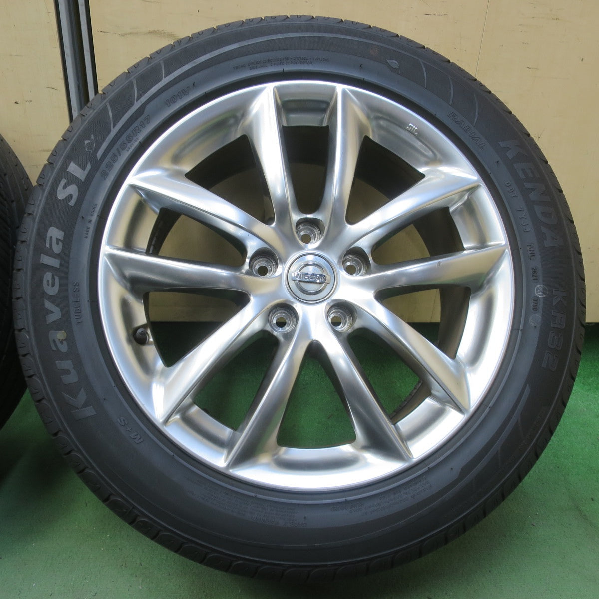 バリ溝！9分◎日産 スカイライン 純正 225/55R17 ケンダ KR32 Kuavela SL 17インチ PCD114.3/5H◎6061512イノ