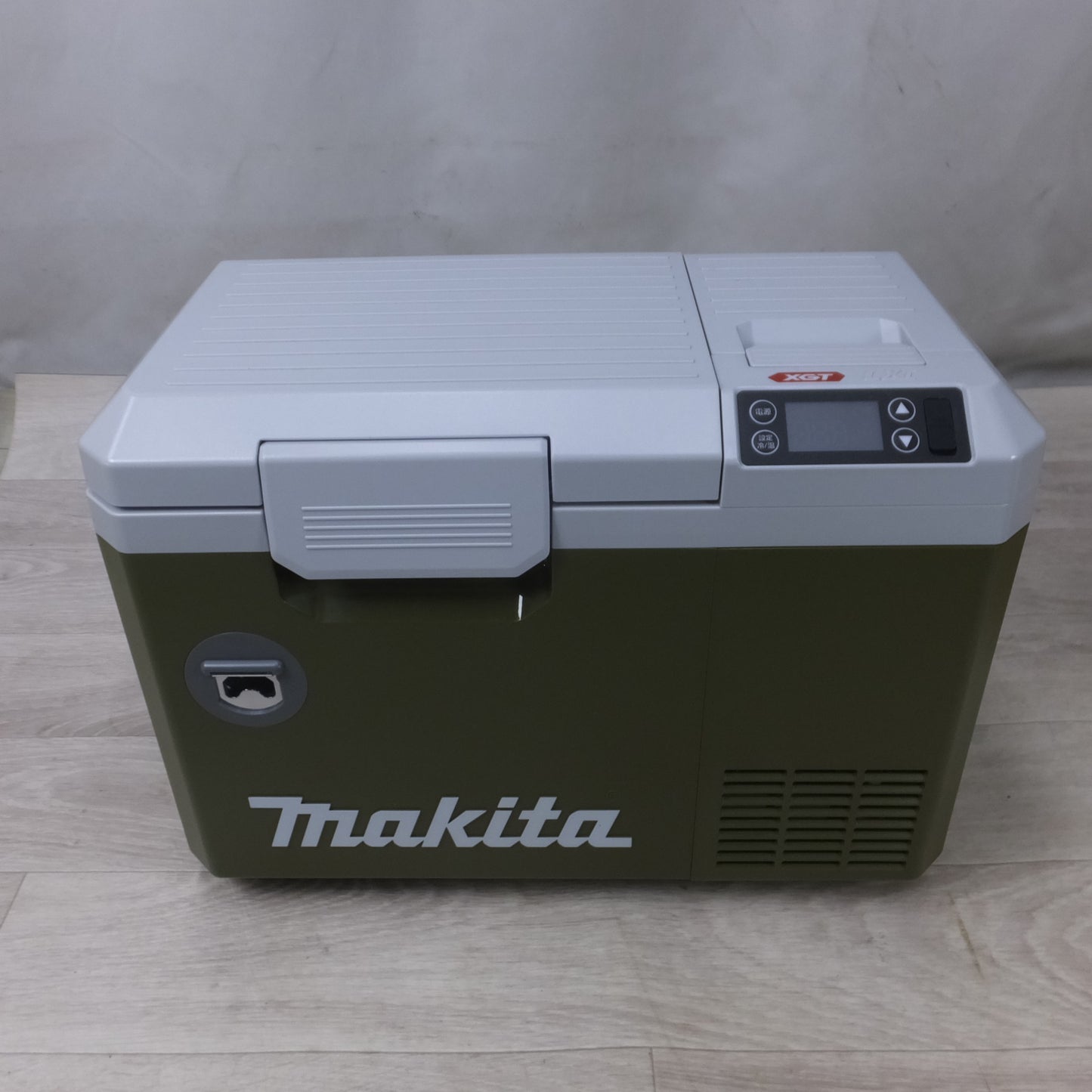 [送料無料] 美品◆マキタ 充電式 保冷温庫 容量 7L 40V Max CW003G ACアダプタ シガーソケット用コード 付き オリーブ◆