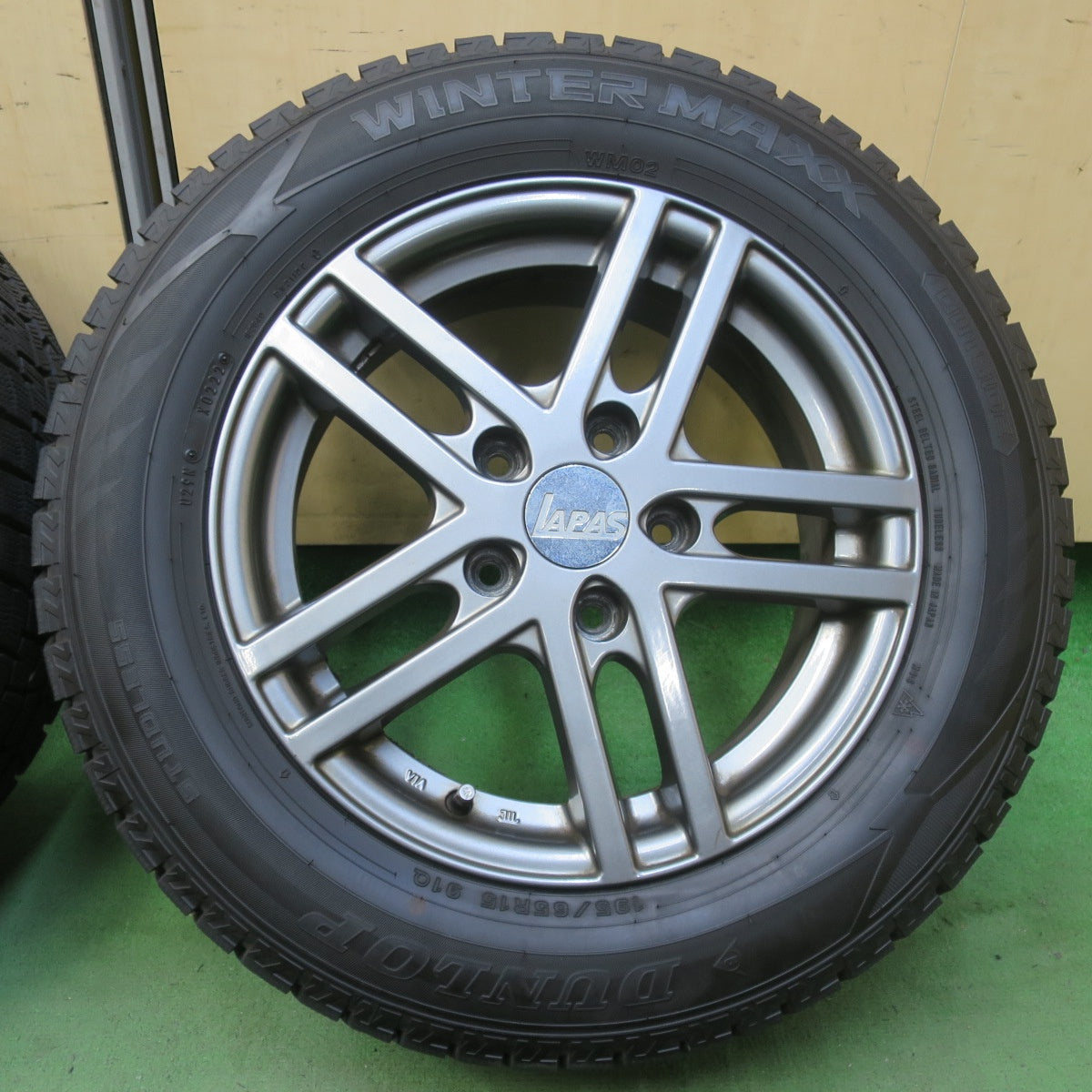 バリ溝！22年！9分◎スタッドレス 195/65R15 ダンロップ ウインターマックス WM02 LAPAS 社外 アルミ 15インチ PCD114.3/5H◎6062701イス