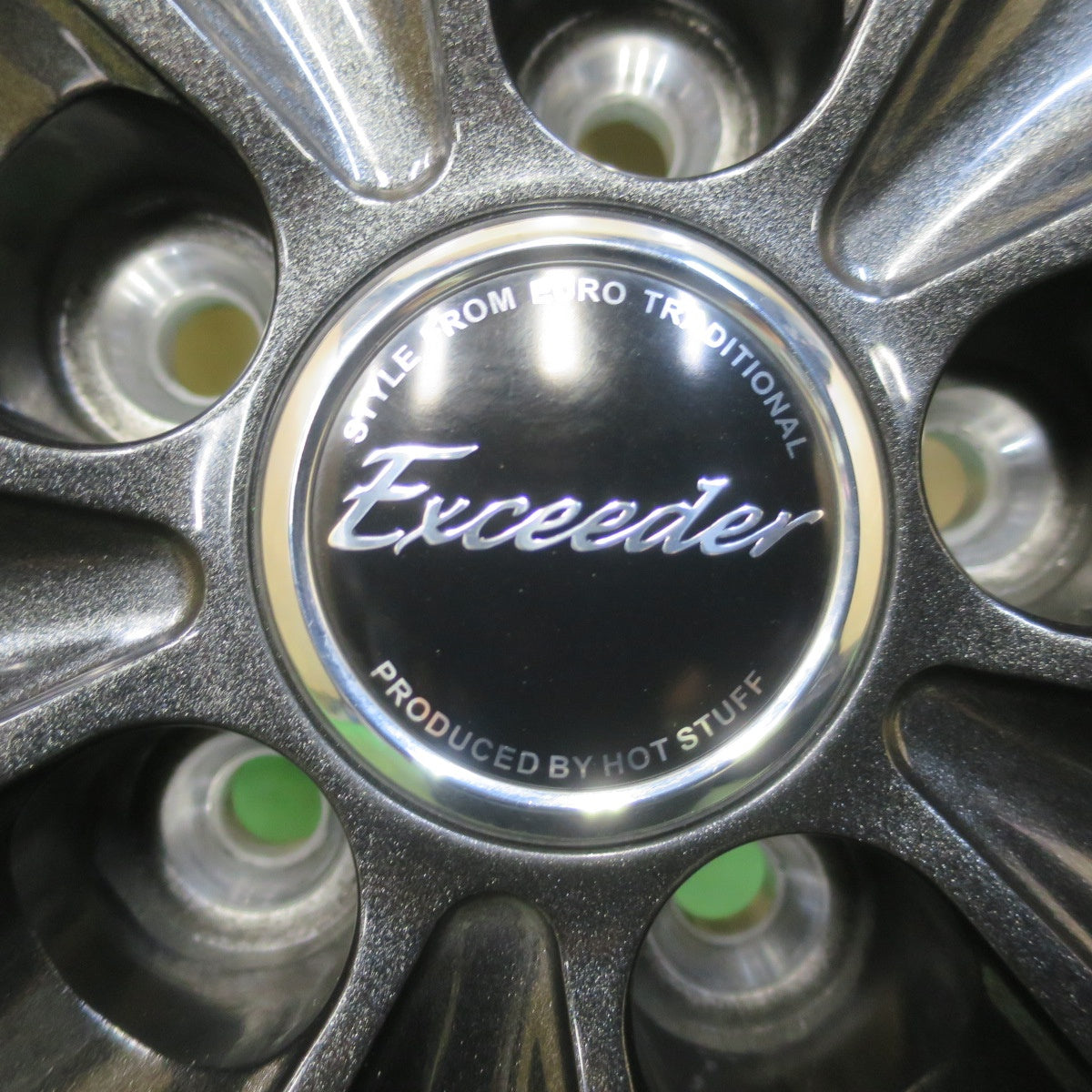 バリ溝！25年！美品！ほぼ10分◎86 BRZ 等 205/55R16 スタッドレス ヨコハマ アイスガード iG70 Exceeder エクシーダー 16インチ PCD100/5H◎6100605イス