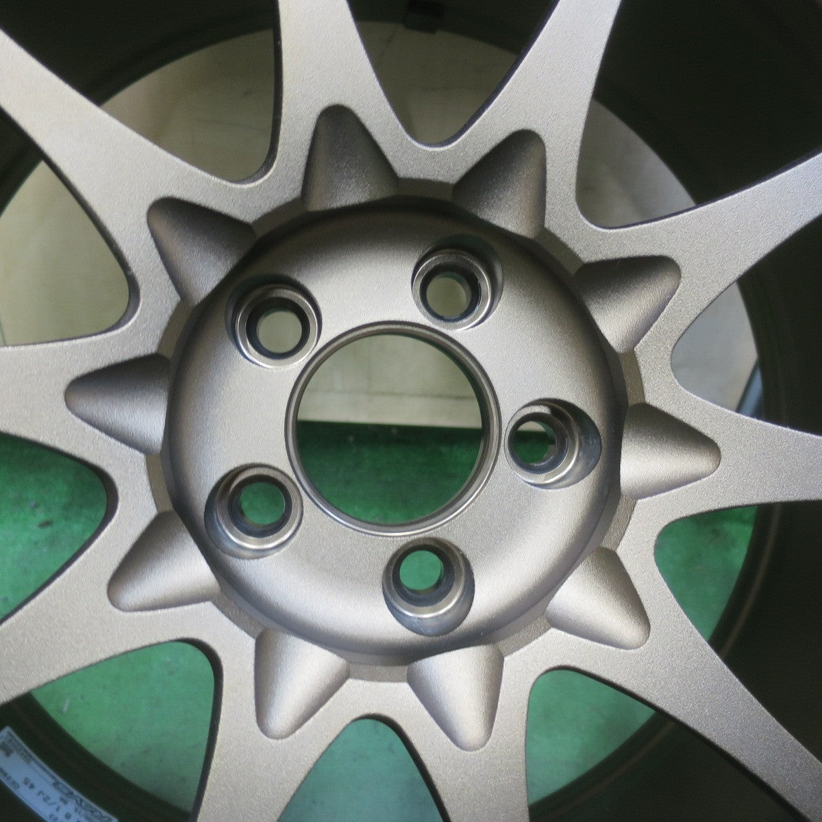 バリ溝！25年！キレイ！9.5分◎プリウス 86 BRZ 等 RAYS VOLK RACING CE28N-plus 鍛造 225/40R18 ヨコハマ アドバン APEX V601 レイズ 18インチ PCD100/5H◎6072803イノ