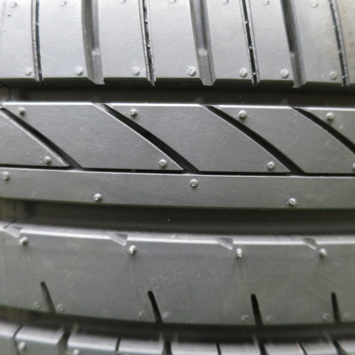 ほぼ未使用！26年！キレイ◎プリウス 等 LOXARNY TEMPEST TURBINE VX 225/35R19 グッドイヤー EfficientGrip Comfort ロクサーニ テンペスト タービン 19インチ PCD100/5H◎6091601NGノ