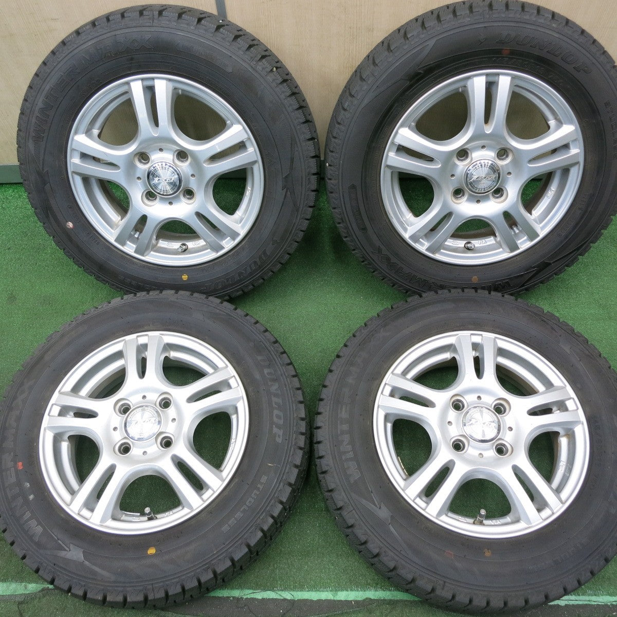 *送料無料* バリ溝！22年！ほぼ10分★スタッドレス 145/80R13 ダンロップ ウインターマックス WM02 JOKER ジョーカー 13インチ PCD100/4H★4051302NJス
