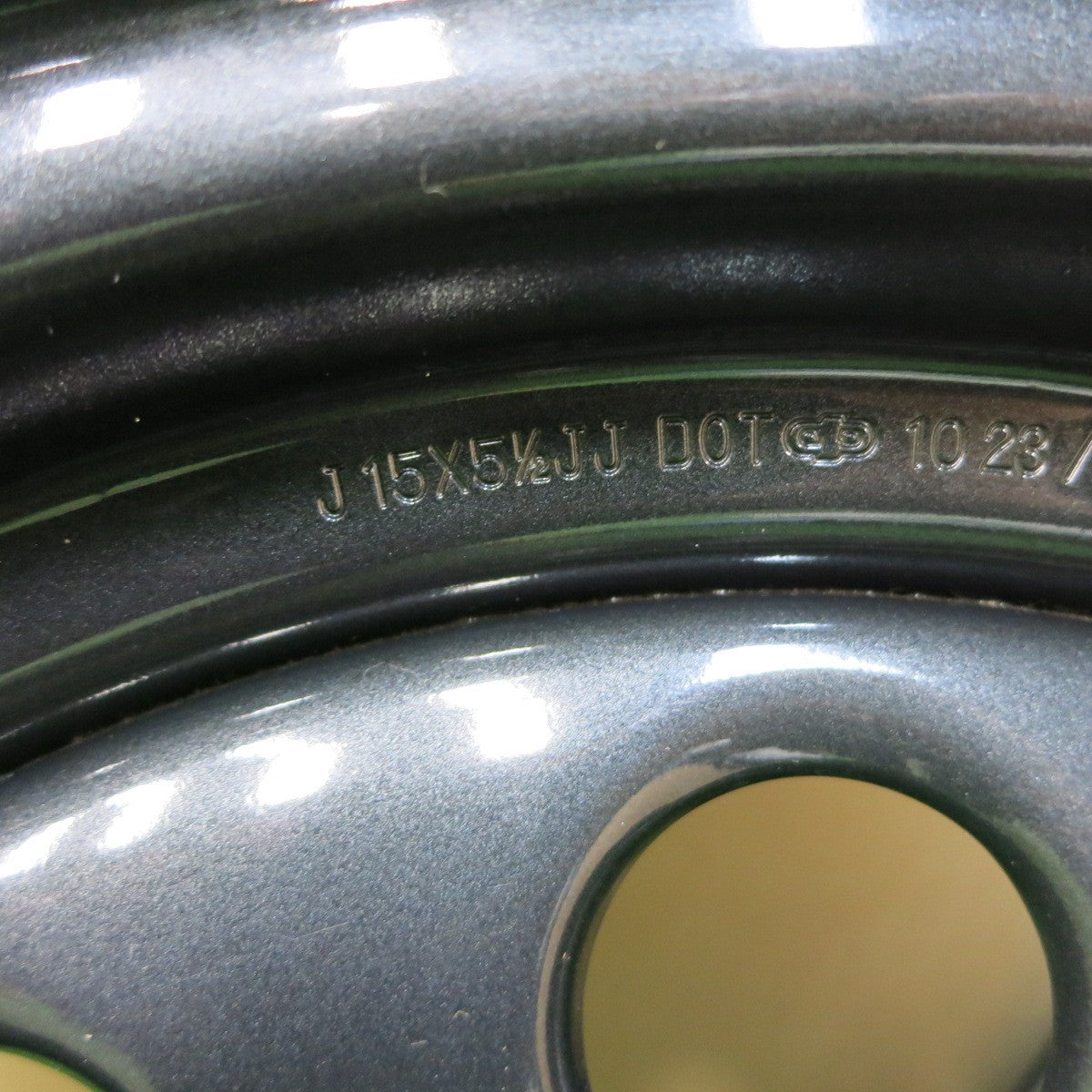 [送料無料] 新車外し！23年！1本★スズキ JB74 ジムニー シエラ 純正 スチール 195/80R15 ダンロップ AT20 グラントレック 15インチ PCD139.7/5H★5011105ナノ