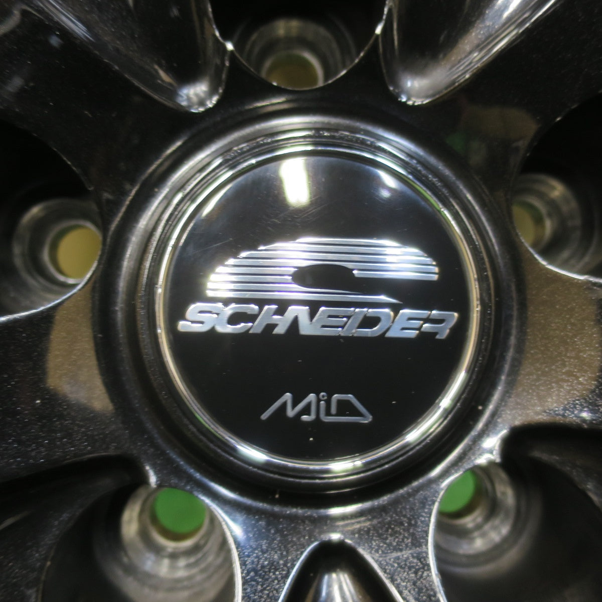 バリ溝！8.5分★スタッドレス 215/60R17 インターステート DURATION 30 SCHNEIDER MiD シュナイダー 17インチ PCD114.3/5H★5122214イス