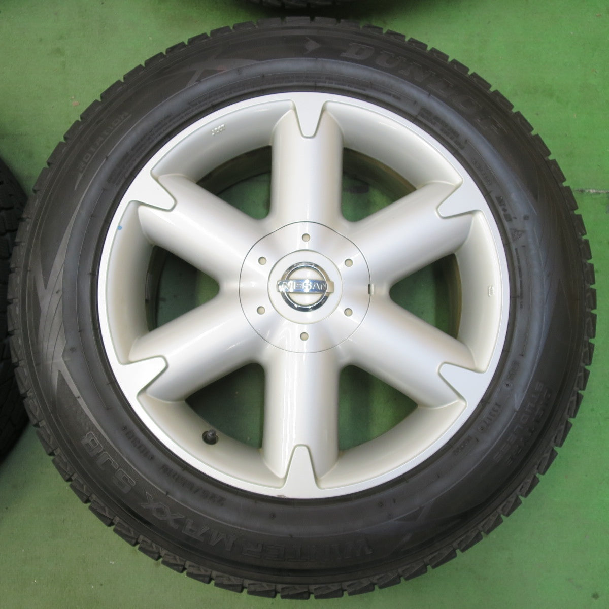 バリ溝！キレイ！9.5分★日産 ムラーノ 純正 225/65R18 スタッドレス ダンロップ ウインターマックス SJ8 18インチ PCD114.3/5H★5093005イス