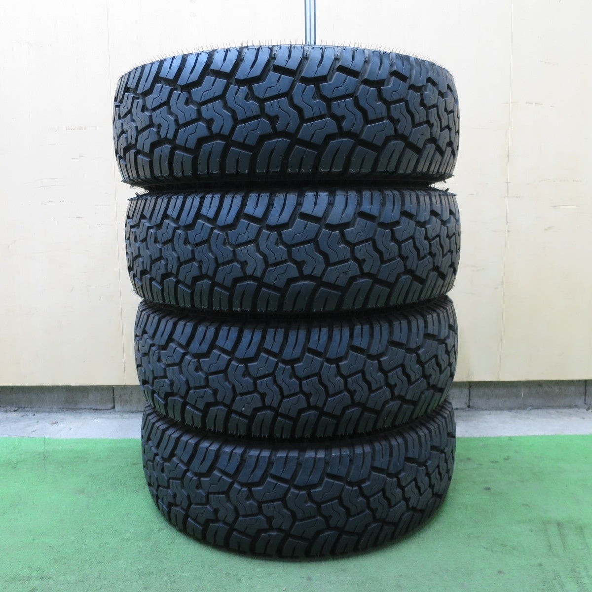 バリ溝！24年！9.5分★スズキ ジムニー 純正 ENKEI 245/70R16 118/115Q 10PR ヨコハマ ジオランダー X-AT 16インチ エンケイ PCD139.7/5H★6051302ナノ