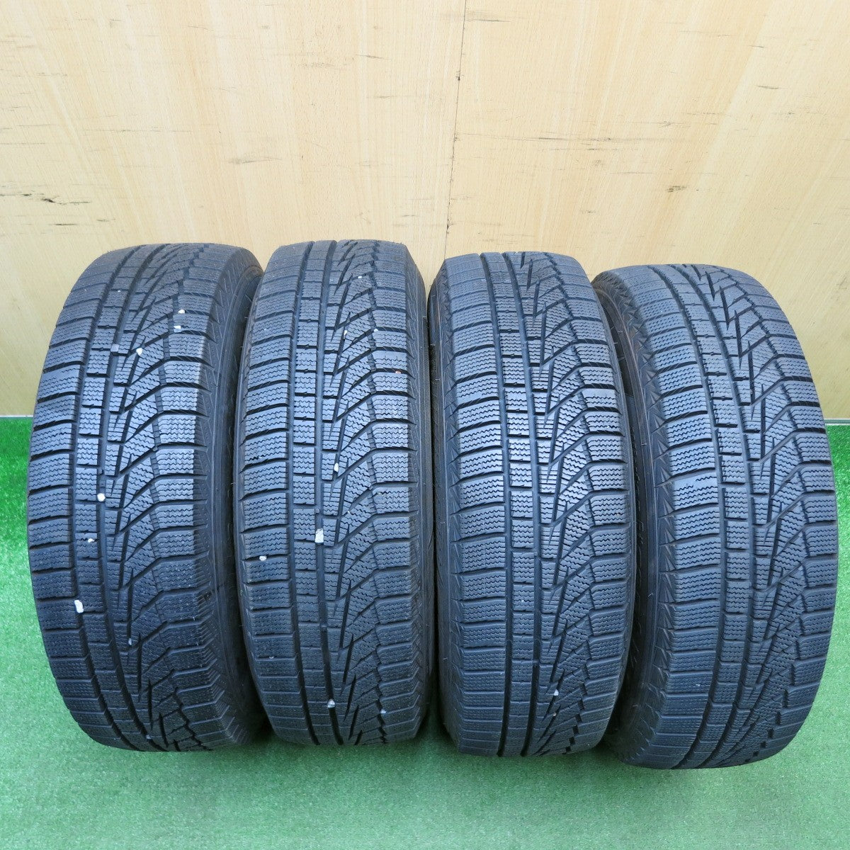 バリ溝！24年！キレイ！ほぼ10分★スタッドレス 185/70R14 ハンコック ウインター アイセプト IZ2A SCHNEIDER シュナイダー 14インチ PCD100/4H★6010503AKス