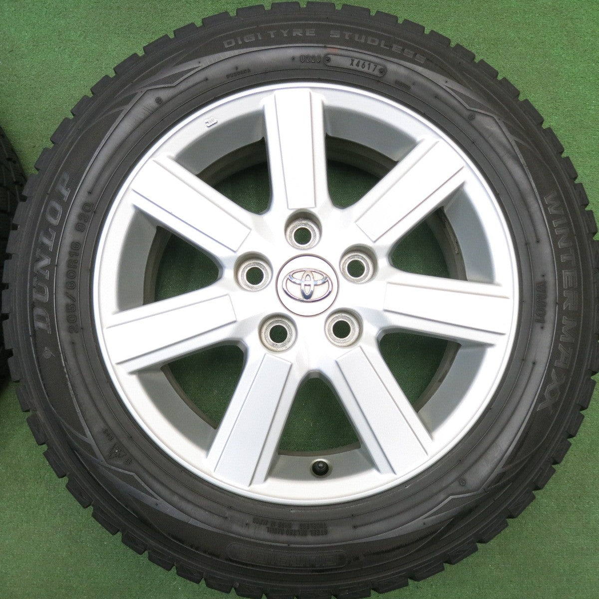 バリ溝！9分★トヨタ 70系 ノア ヴォクシー 純正 205/60R16 スタッドレス ダンロップ ウインターマックス WM01 16インチ PCD114.3/5H★6022306HAス