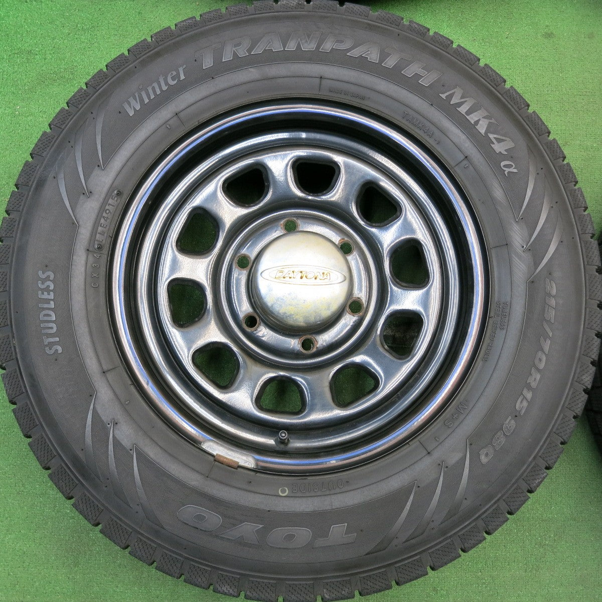 バリ溝！9.5分★スタッドレス DAYTONA デイトナ 215/70R15 トーヨー ウインター トランパス MK4α スチール 15インチ PCD139.7/6H★5053104HAス