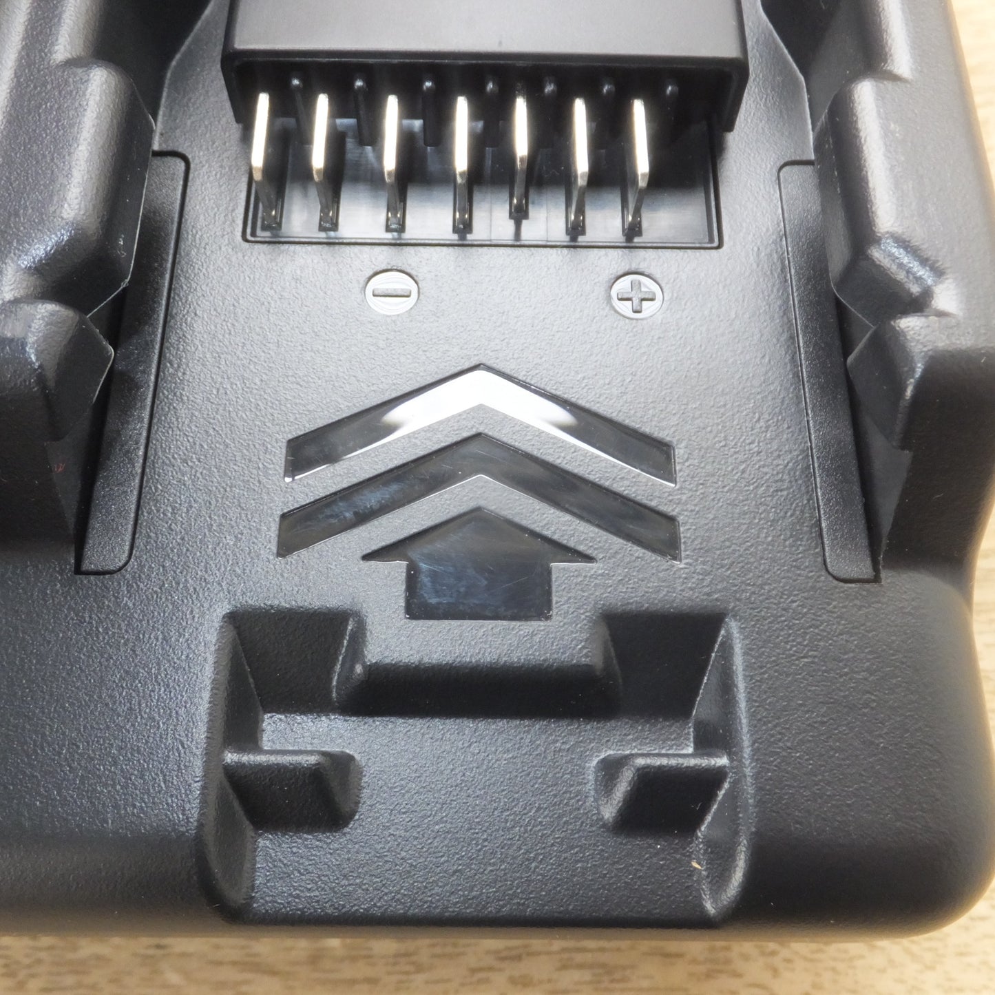 [送料無料] 未使用★マクセルイズミ IZUMI バッテリーチャージャー BATTERY CHARGER CH-21J　100v-240V 50-60Hz 14.4V-21.6V★