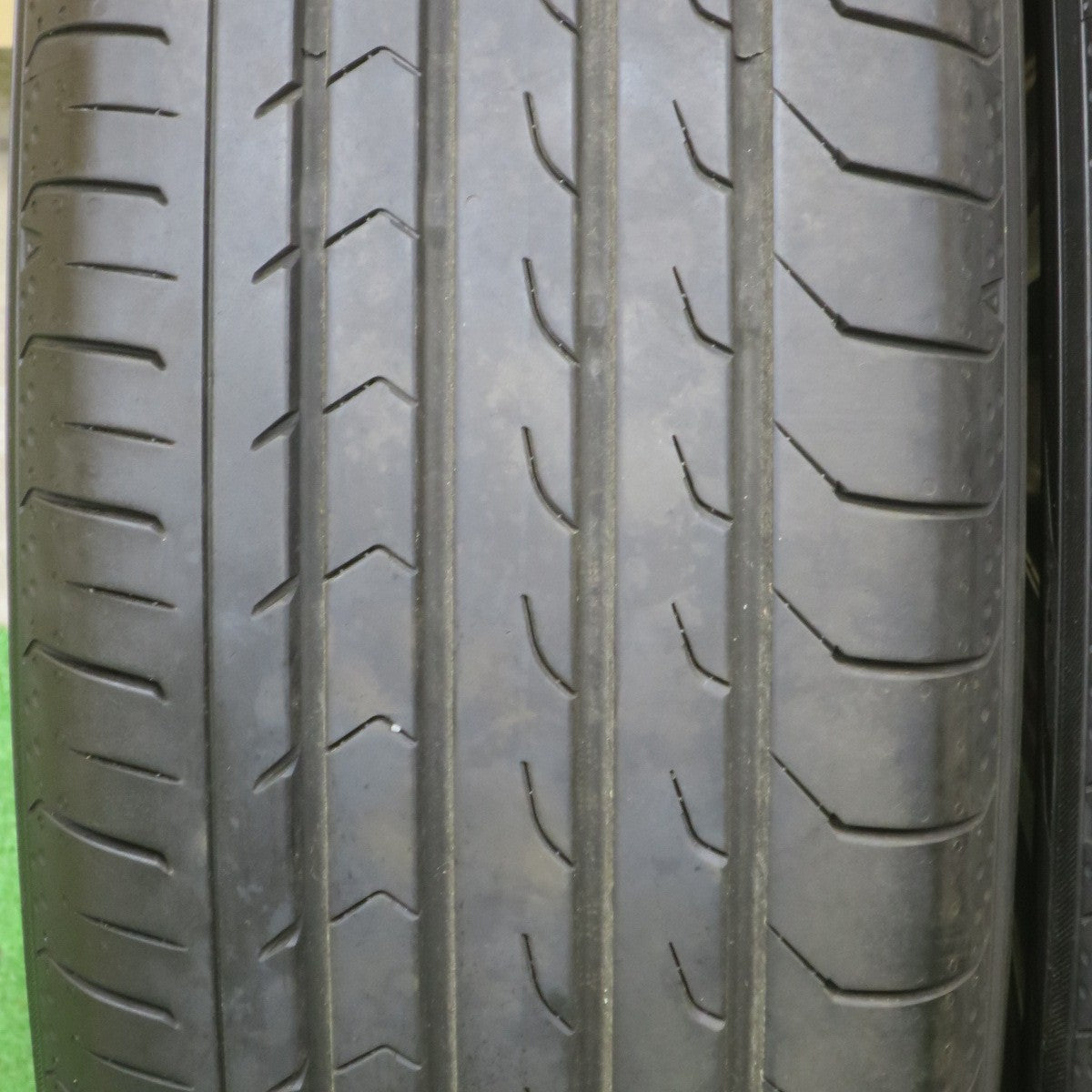 バリ溝！24年！キレイ！9.5分★トヨタ 80系 ノア ヴォクシー 純正 205/60R16 ヨコハマ BluEarth-RV RV03 16インチ PCD114.3/5H★5051703TTノ