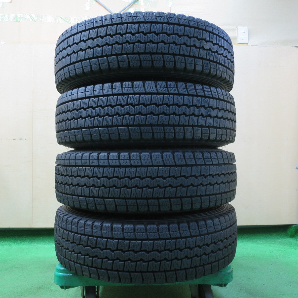 *送料無料* バリ溝！21年！キレイ！9.5分★スタッドレス 185/75R15 ダンロップ ウインターマックス LT03M スチール ホイール 15インチ PCD139.7/6H★4071804イス