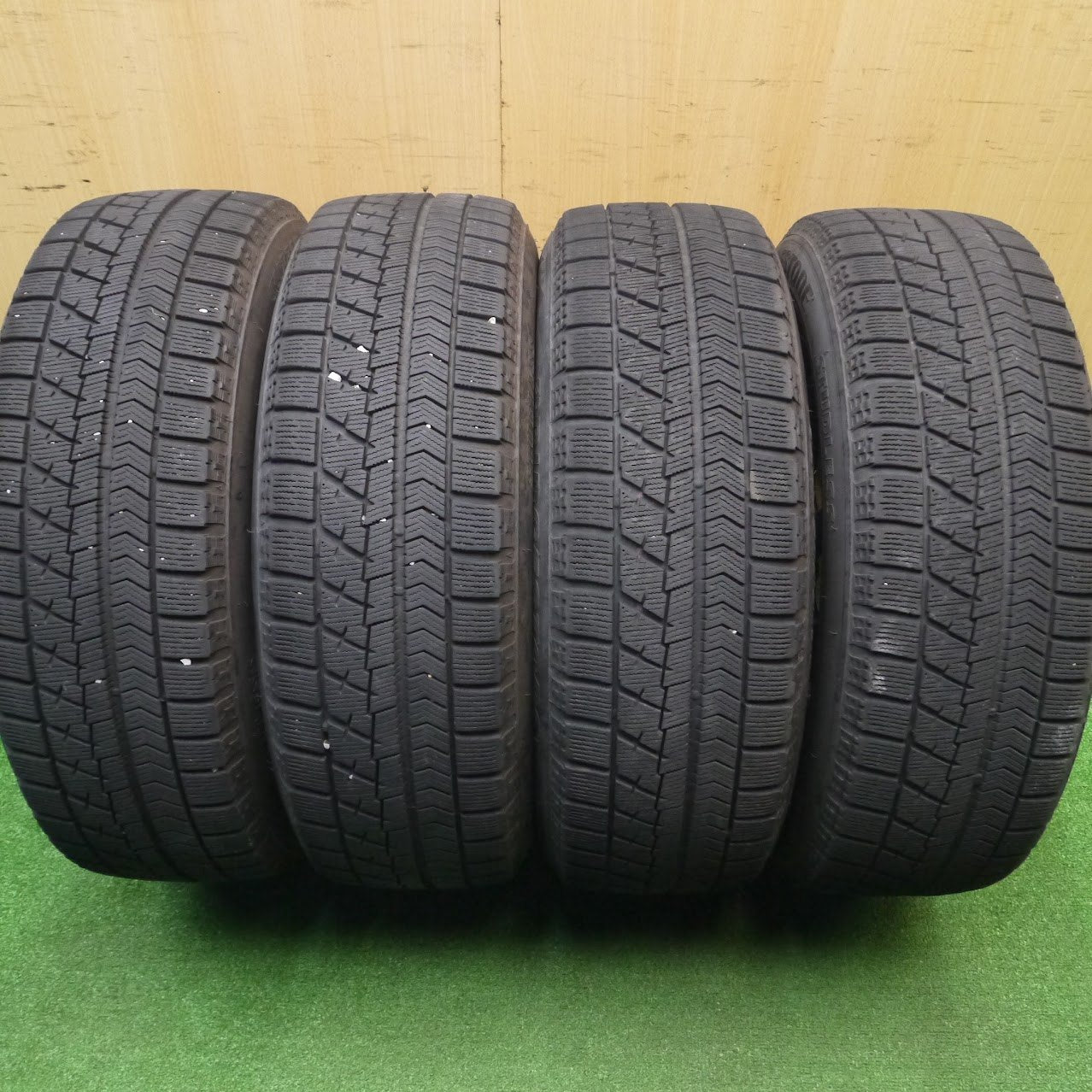 [送料無料] 4本価格★プリウス等 195/65R15 スタッドレス ブリヂストン VRX DEEP IMPACT WZ-8 ディープインパクト PCD100/5H★4100203Hス