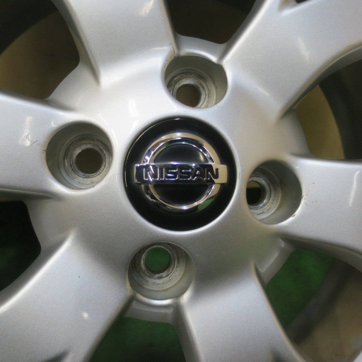 バリ溝！キレイ！9分★日産 E12 ノート e-power 純正 185/65R15 ブリヂストン B250 15インチ PCD100/4H★6042908イノ