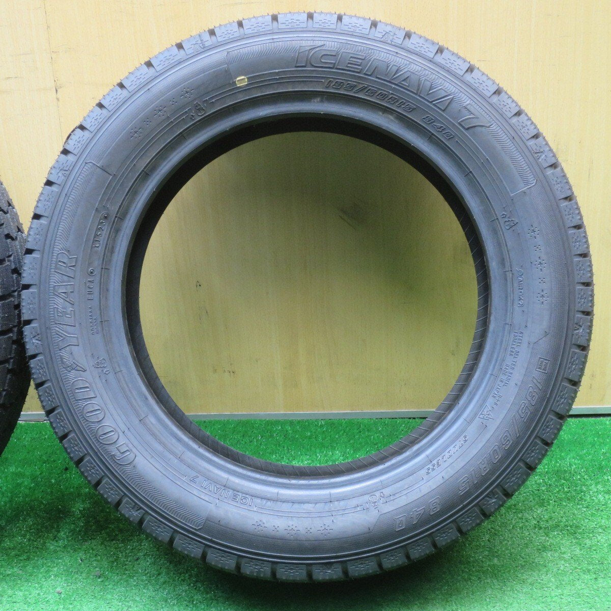 未使用！23年★スタッドレス 185/60R15 グッドイヤー アイスナビ7 タイヤ 15インチ アクア ヤリス ヴィッツ フィールダー スイフト フィット 等★5110513NJスタ