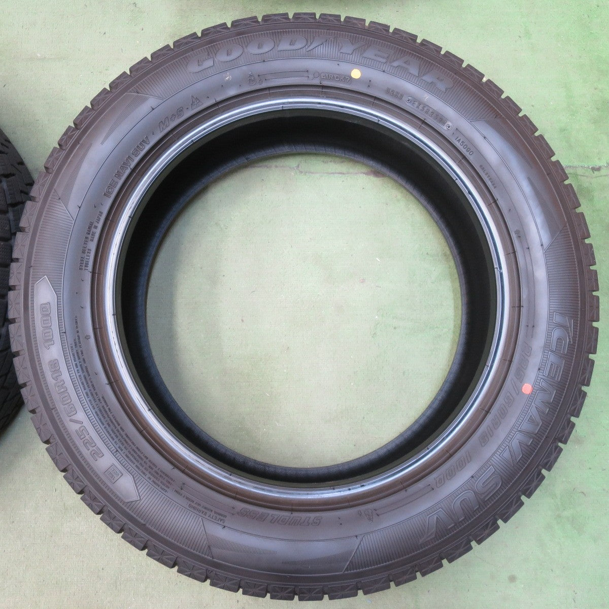 バリ溝！24年！9.5分★スタッドレス 225/60R18 グッドイヤー アイスナビ SUV タイヤ 18インチ ハリアー RAV4 レクサス NX 等★6070203イスタ