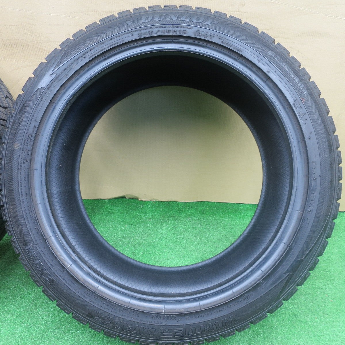 バリ溝！21年！9.5分★スタッドレス 245/45R18 ダンロップ ウインターマックス WM02 タイヤ 18インチ ベンツ W213 Eクラス アウディ A6 等★5121409NKスタ