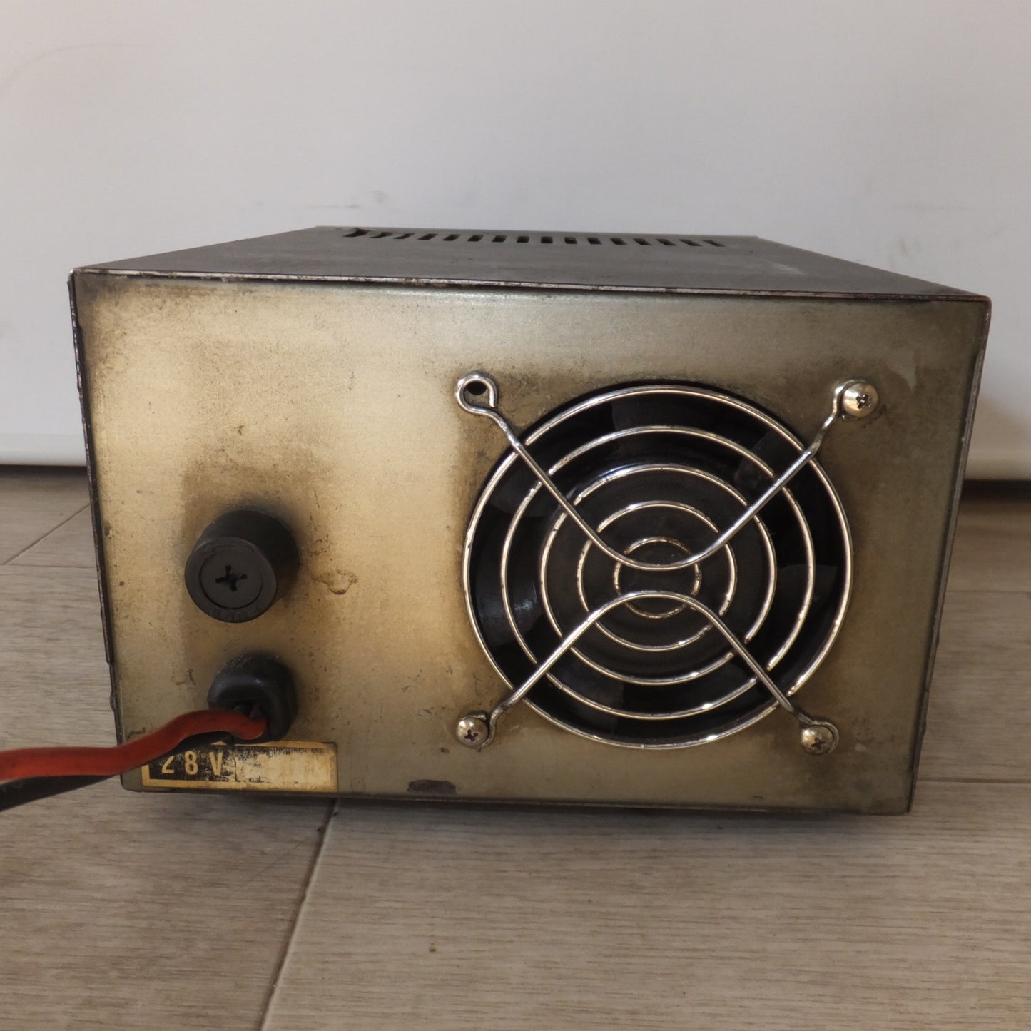 [送料無料] 現状品★KDD シンワ無線 日本列島旅がらす おむすびまん35　28V→13.8V　DCDCコンバーター★