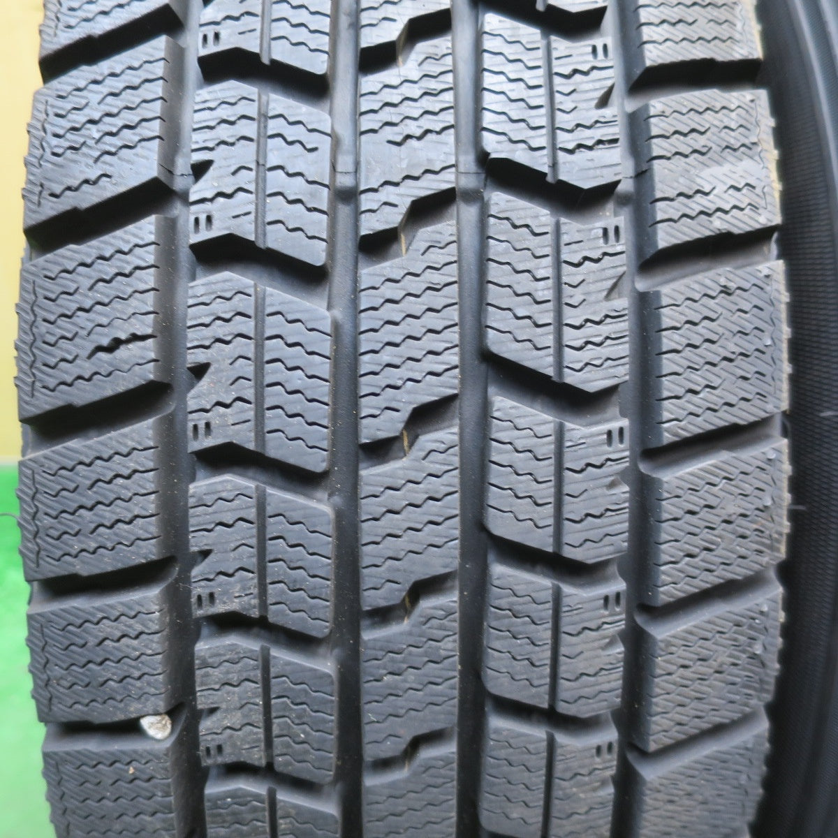 ほぼ未使用！23年！キレイ★スタッドレス 185/70R14 グッドイヤー アイスナビ7 ZACK JP-812 MONZA ザック 14インチ PCD100/4H★6032602NJノ