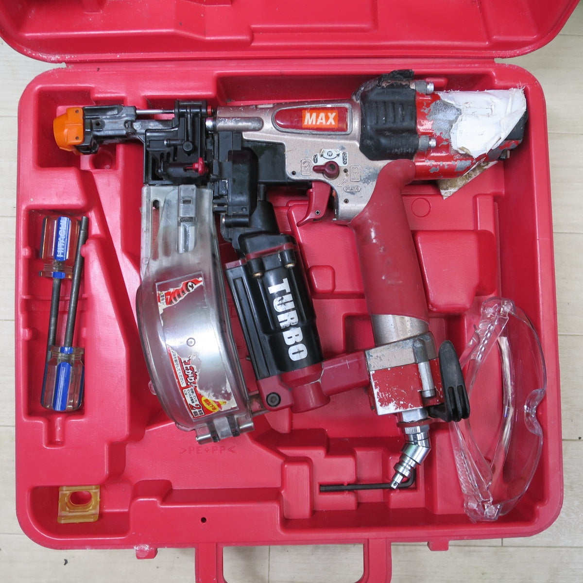 [送料無料] ☆MAX マックス ターボ ドライバ HV-R41G1 エアー ツール 工具 ネジ 打ち機 ねじ 打機 ドライバー☆